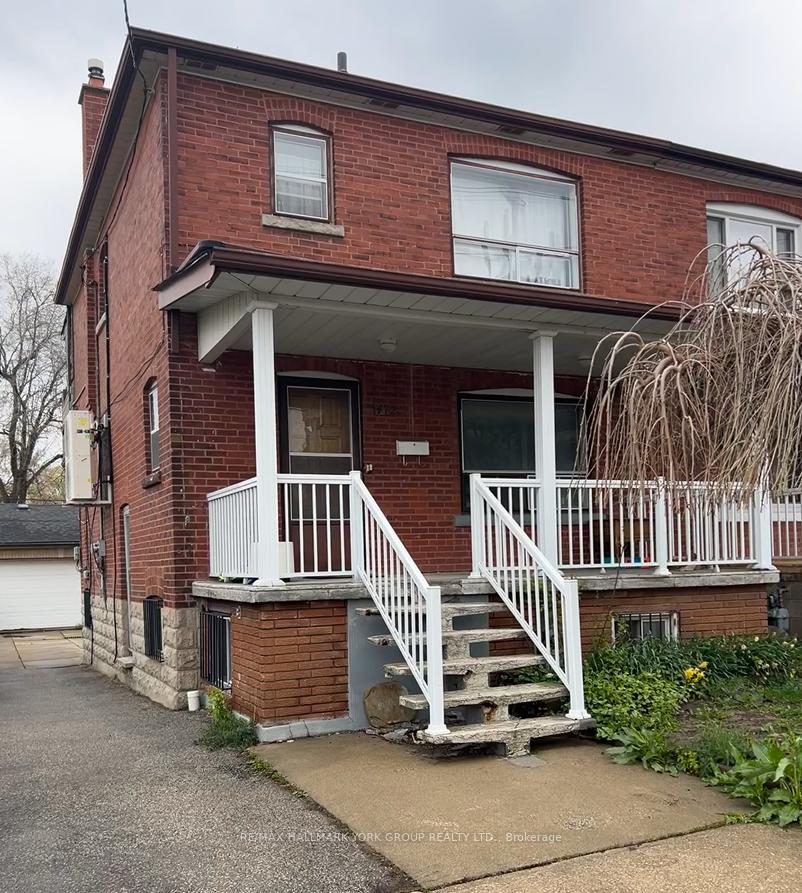 Main Fl - 472 Winona Drive Toronto Ontario Canada Rent residential Michael Mealia RE/MAX Hallmark York Group Realty Ltd., Brokerage
