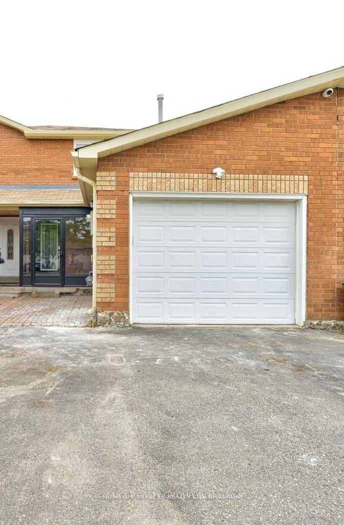 109 Woodsend Run Brampton Ontario Canada Sale residential Oppen & Reddy HomeLife/Miracle Realty Ltd, Brokerage *