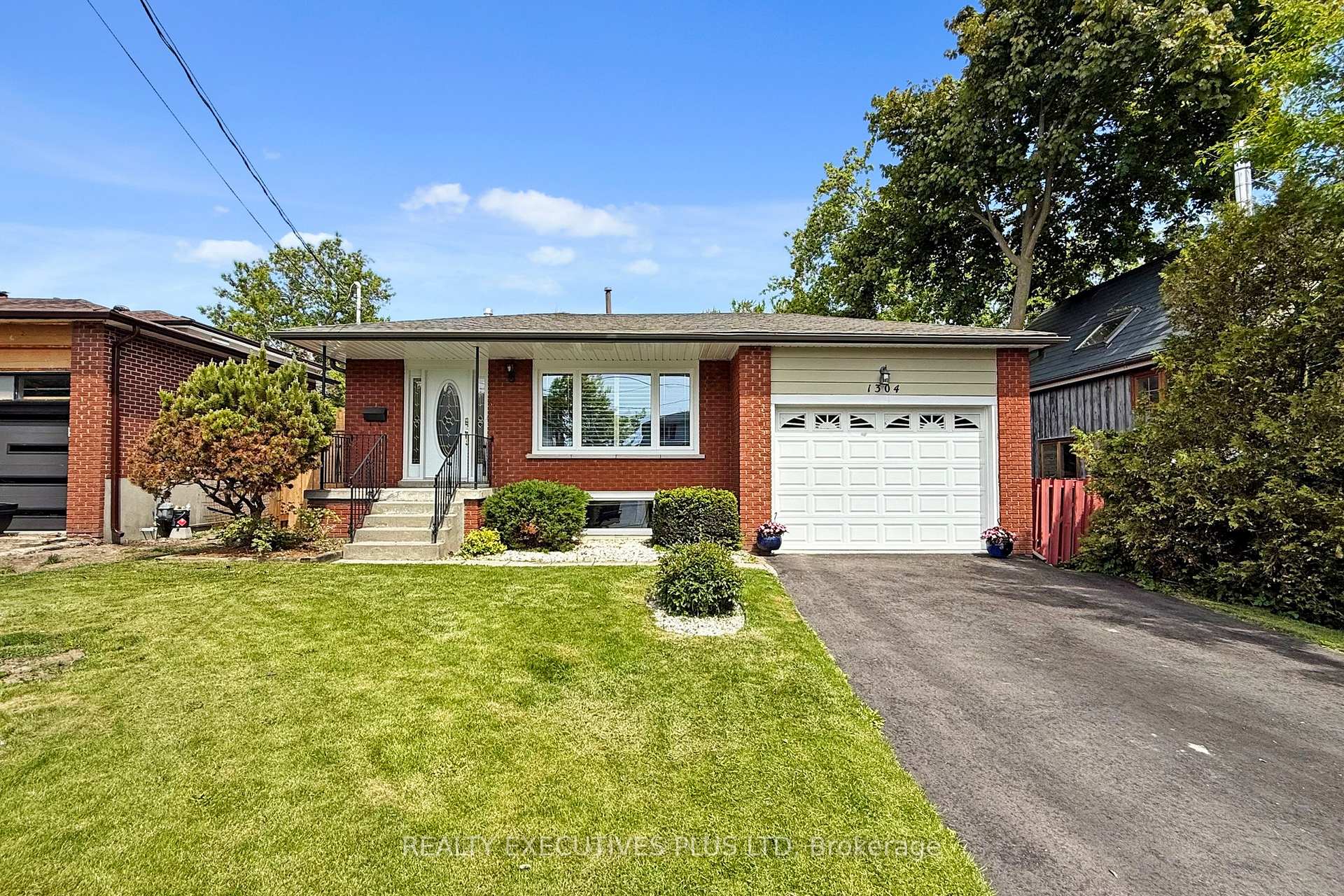 1304 Wharf Street Pickering Ontario Canada Sale residential   Realty Executives Plus Ltd. Brokerage*