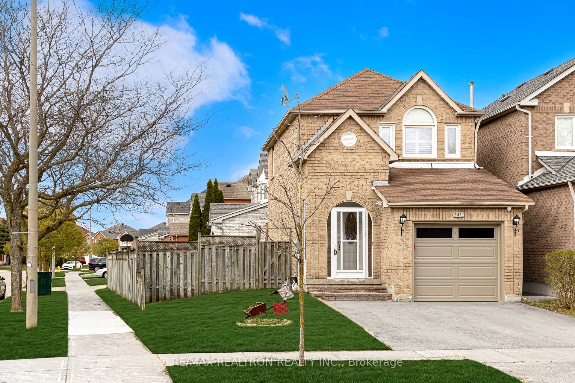 141 Laird Drive Markham Ontario Canada Sale residential Thiru Nirahulan RE/MAX REALTRON REALTY INC., BROKERAGE*