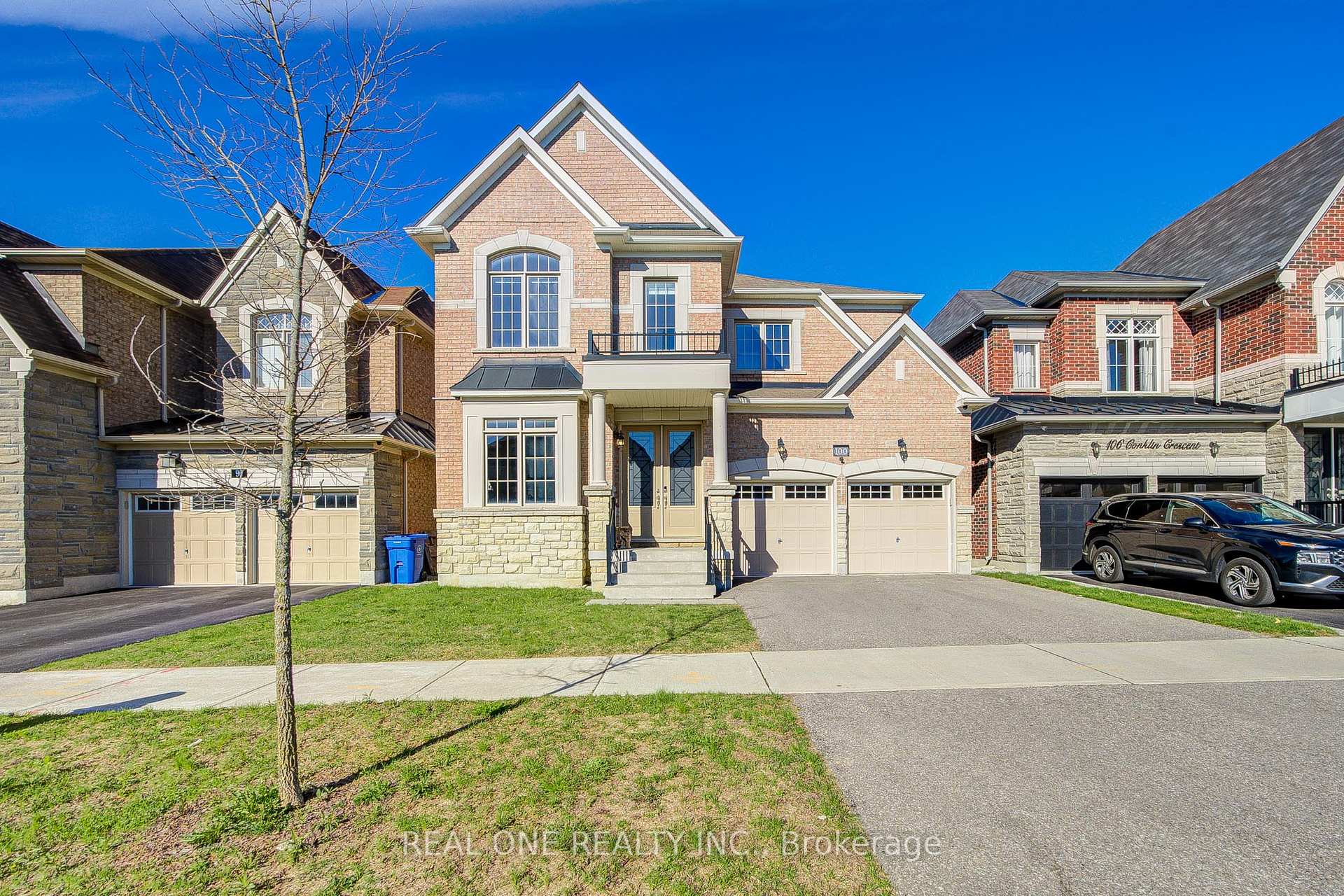 100 Conklin Crescent Aurora Ontario Canada Sale residential Manuela Lovasz Brokerage Information: Not available, please contact website owner