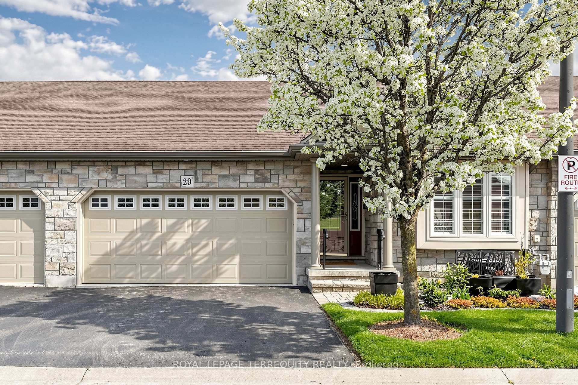 13 - 29 Rose Glen Crescent Niagara-On-The-Lake Ontario Canada Sale residential Rich Weisz Royal LePage Terrequity Realty, Brokerage*
