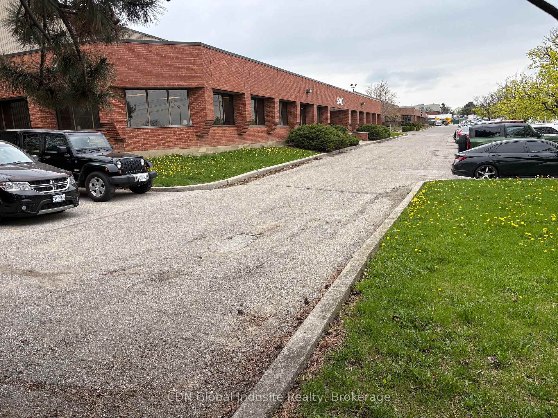 5400 Tomken Road Mississauga Ontario Canada Lease commercial Mandeep Dhesi RE/MAX EXCELLENCE REAL ESTATE BROKERAGE