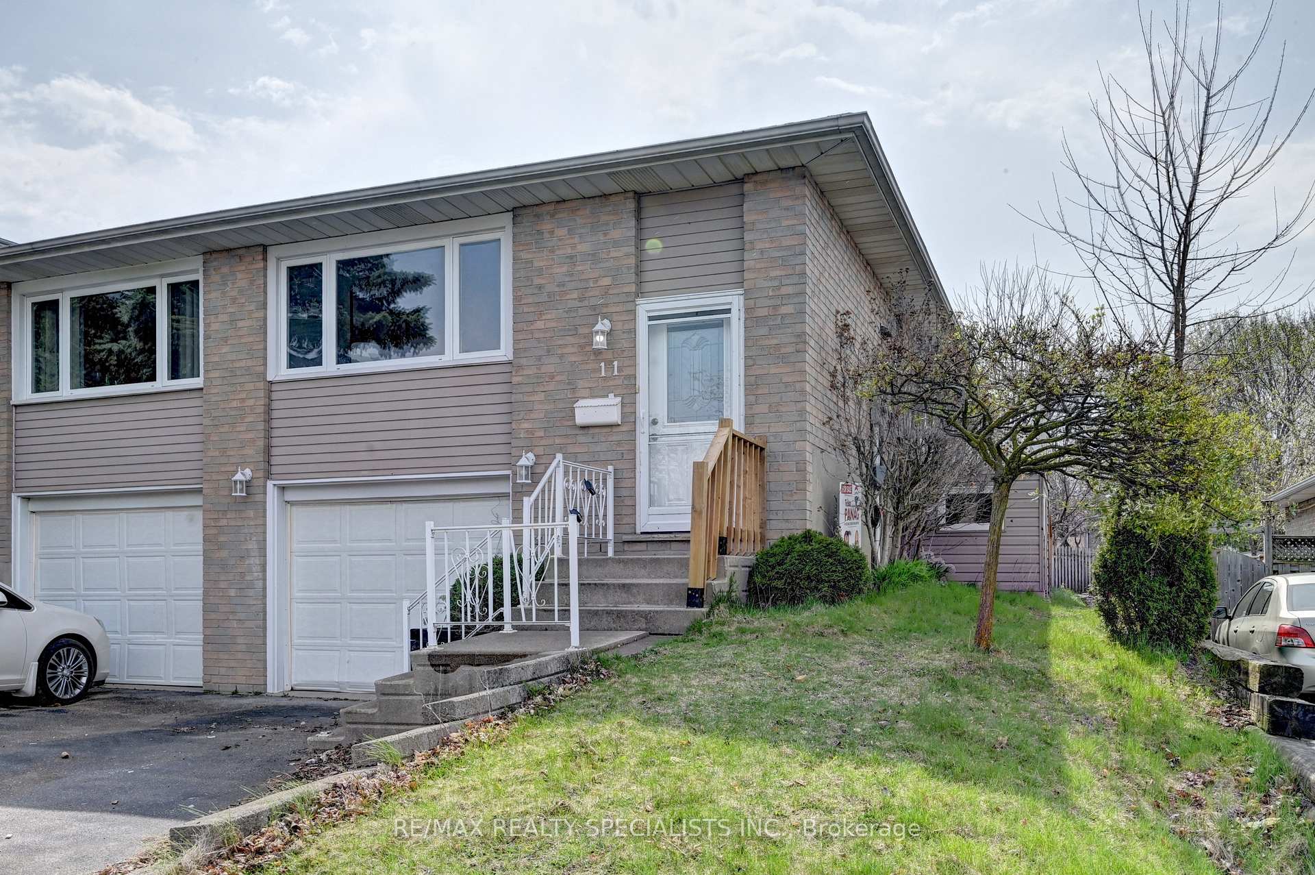 11 Dinison Crescent Kitchener Ontario Canada Sale residential Gagan Dhah RE/MAX REALTY SPECIALISTS INC. Brokerage*