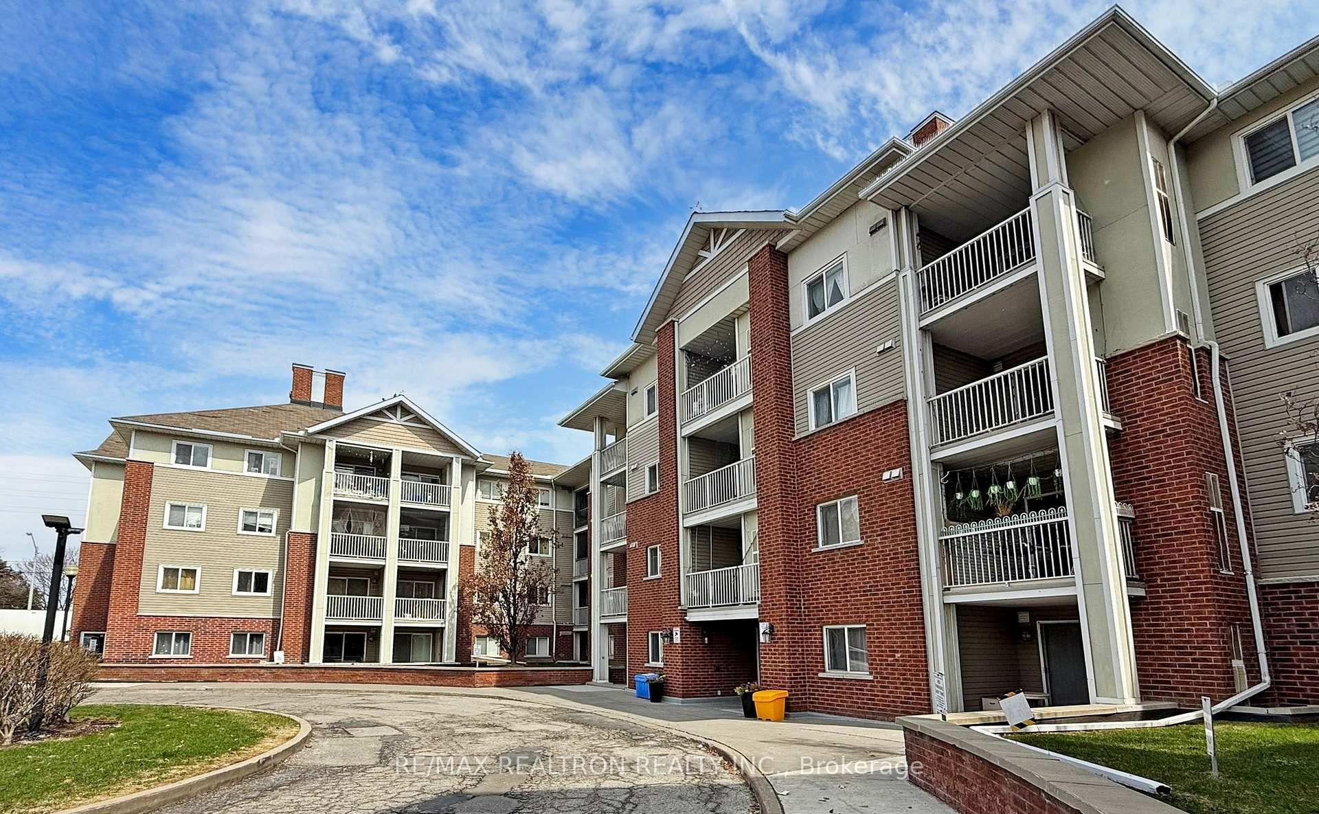 220 - 5225 Finch Avenue Toronto Ontario Canada Rent residential Siva Sivanesan RE/MAX Realtron Realty Inc., Brokerage *