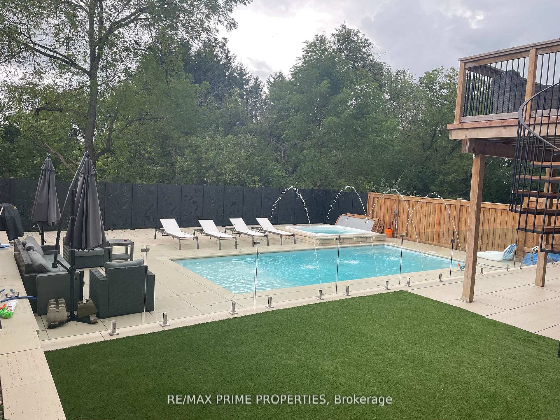 72 Ridge Gate Crescent East Gwillimbury Ontario Canada Sale residential   RE/MAX PRIME PROPERTIES  Brokerage