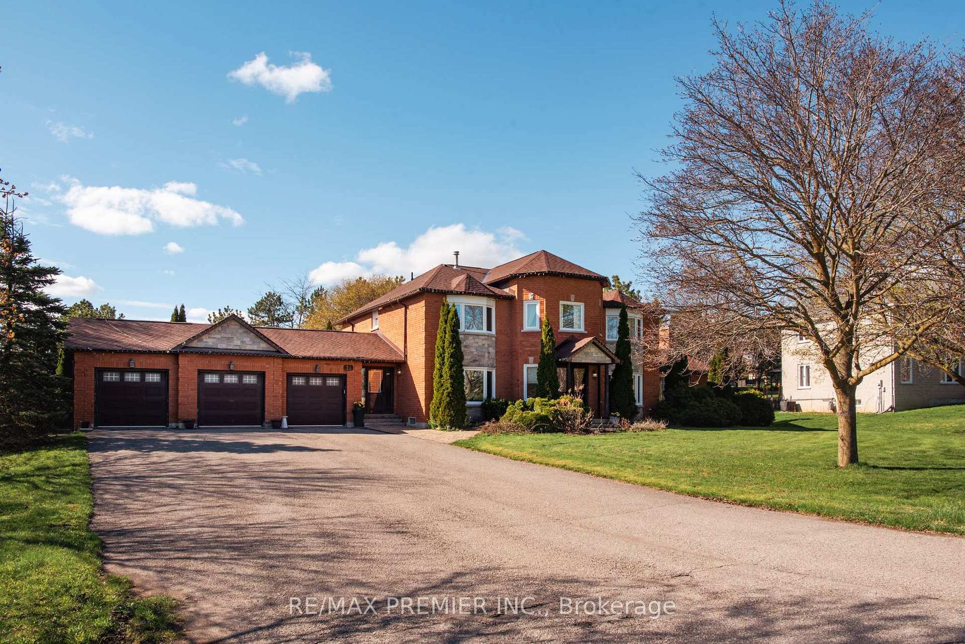 11 Sleepy Hollow Lane Whitchurch-Stouffville Ontario Canada Sale residential LYUDMYLA AFANASIYADI RE/MAX PREMIER INC. Brokerage*