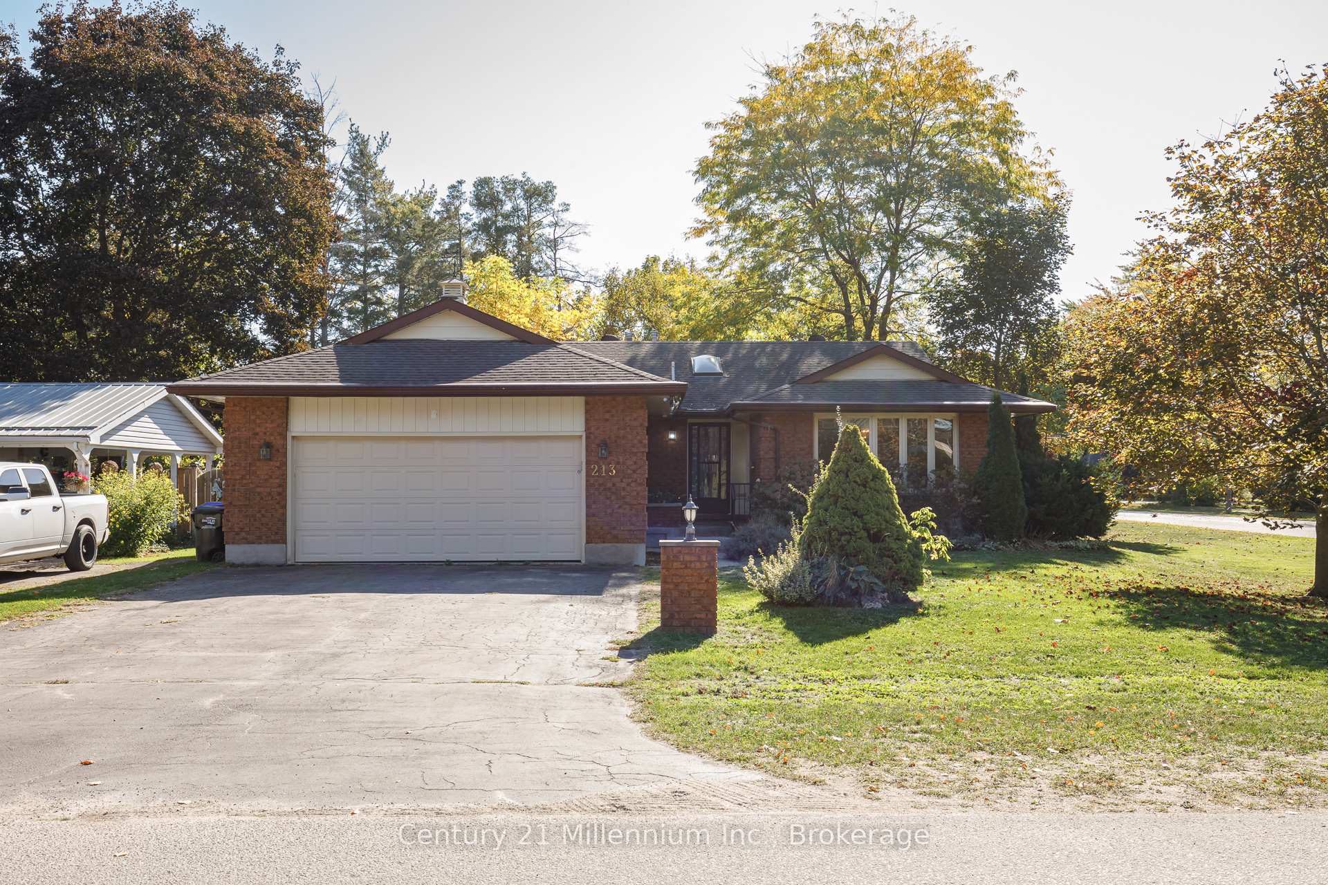 213 Jane Street Clearview Ontario Canada Sale residential Leo Weel RE/MAX Four Seasons Realty Ltd., Brokerage*