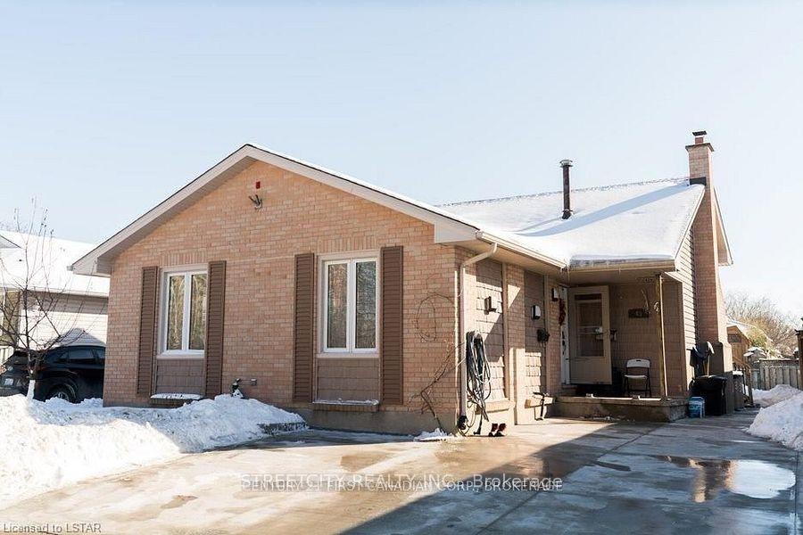 43 Renny Crescent London South Ontario Canada Sale residential Frank Pontes STREETCITY REALTY INC., BROKERAGE*