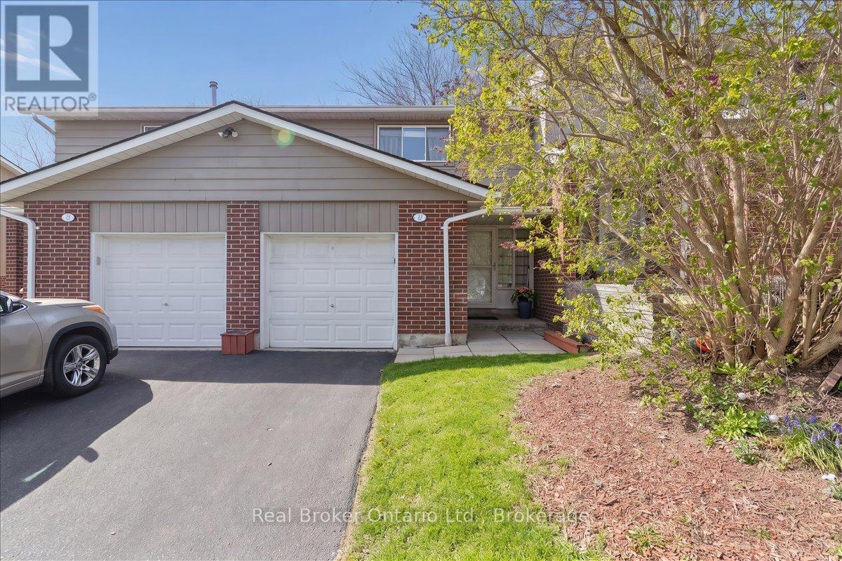 16 - 16 Hadati Road Guelph Ontario Canada Sale residential Silvia  Biro RE/MAX Real Estate Centre Inc., Brokerage