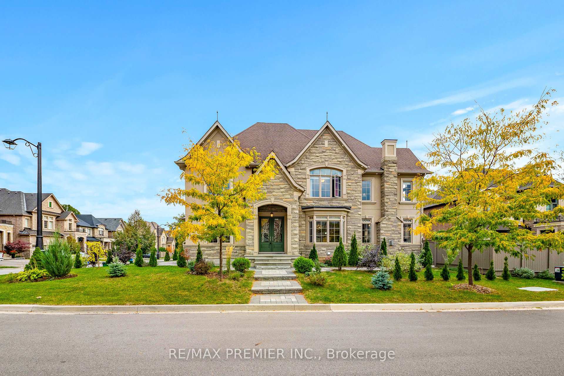 28 Rivoli Drive Vaughan Ontario Canada Sale residential Millennium Group Right at Home Realty, Brokerage*