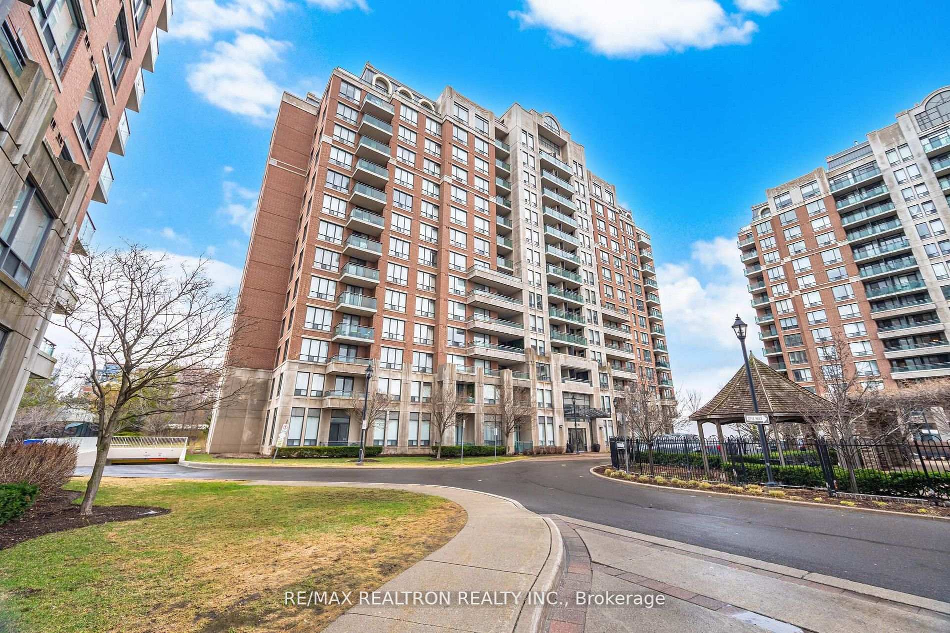 411 - 330 Red Maple Road Richmond Hill Ontario Canada Sale residential Brian Matthews RE/MAX Realtron Realty Inc., Brokerage *