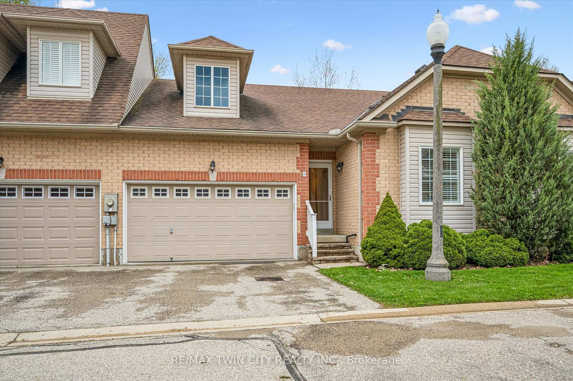 9 - 100 Idle Creek Drive Kitchener Ontario Canada Sale residential NICOLE POHL RE/MAX Twin City Realty Inc., Brokerage*