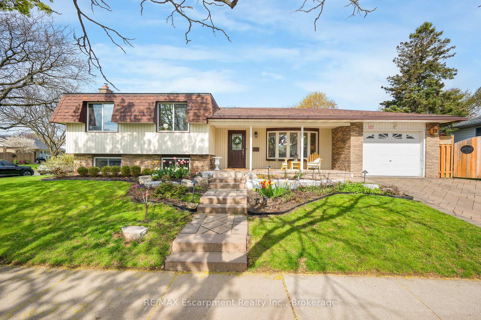 4271 Longmoor Drive Burlington Ontario Canada Sale residential William (Bill) Kovacs Right at Home Realty, Brokerage*