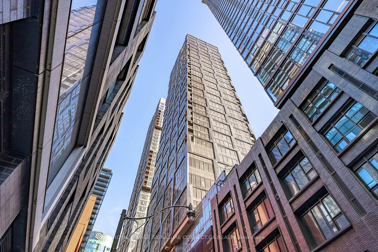 405 - 15 Mercer Street Toronto Ontario Canada Rent residential Jatin Gill Re/Max Your Community Realty, Brokerage*