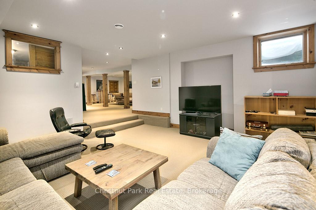 4 Bedroom Single Family Home/House's Image 44