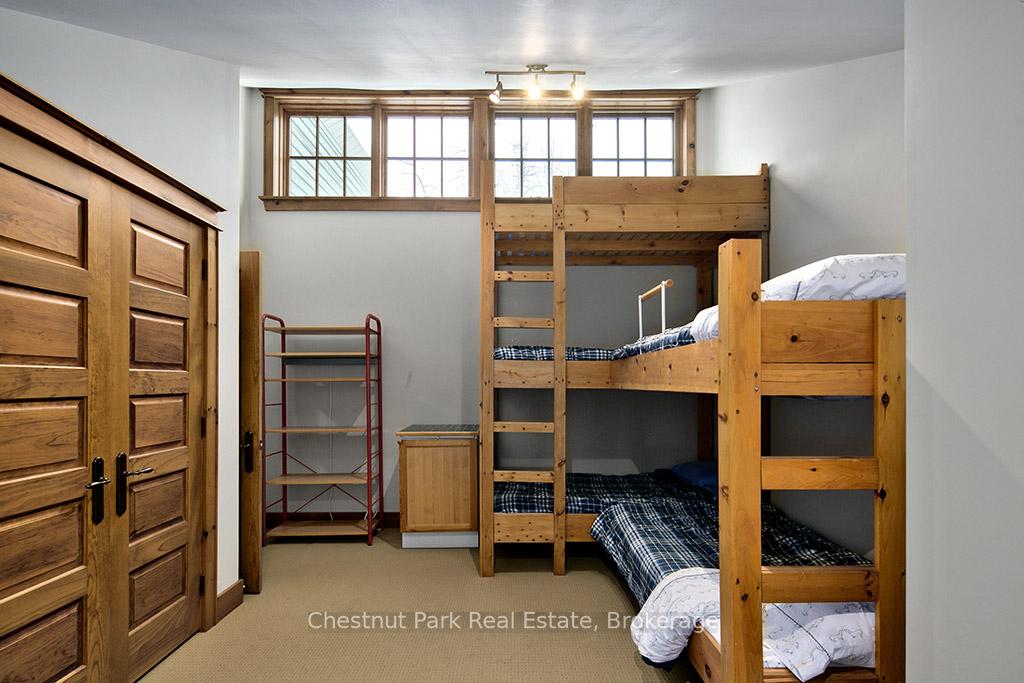 4 Bedroom Single Family Home/House's Image 38