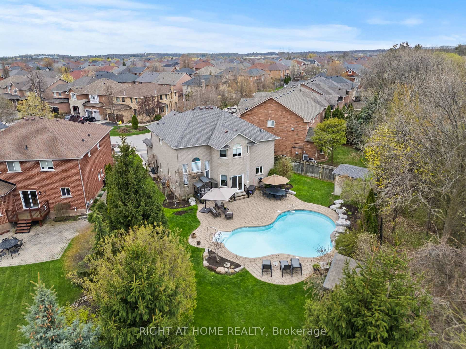 2275 Whitecliffe Way Oakville Ontario Canada Sale residential Sam Mathew Right at Home Realty, Brokerage*