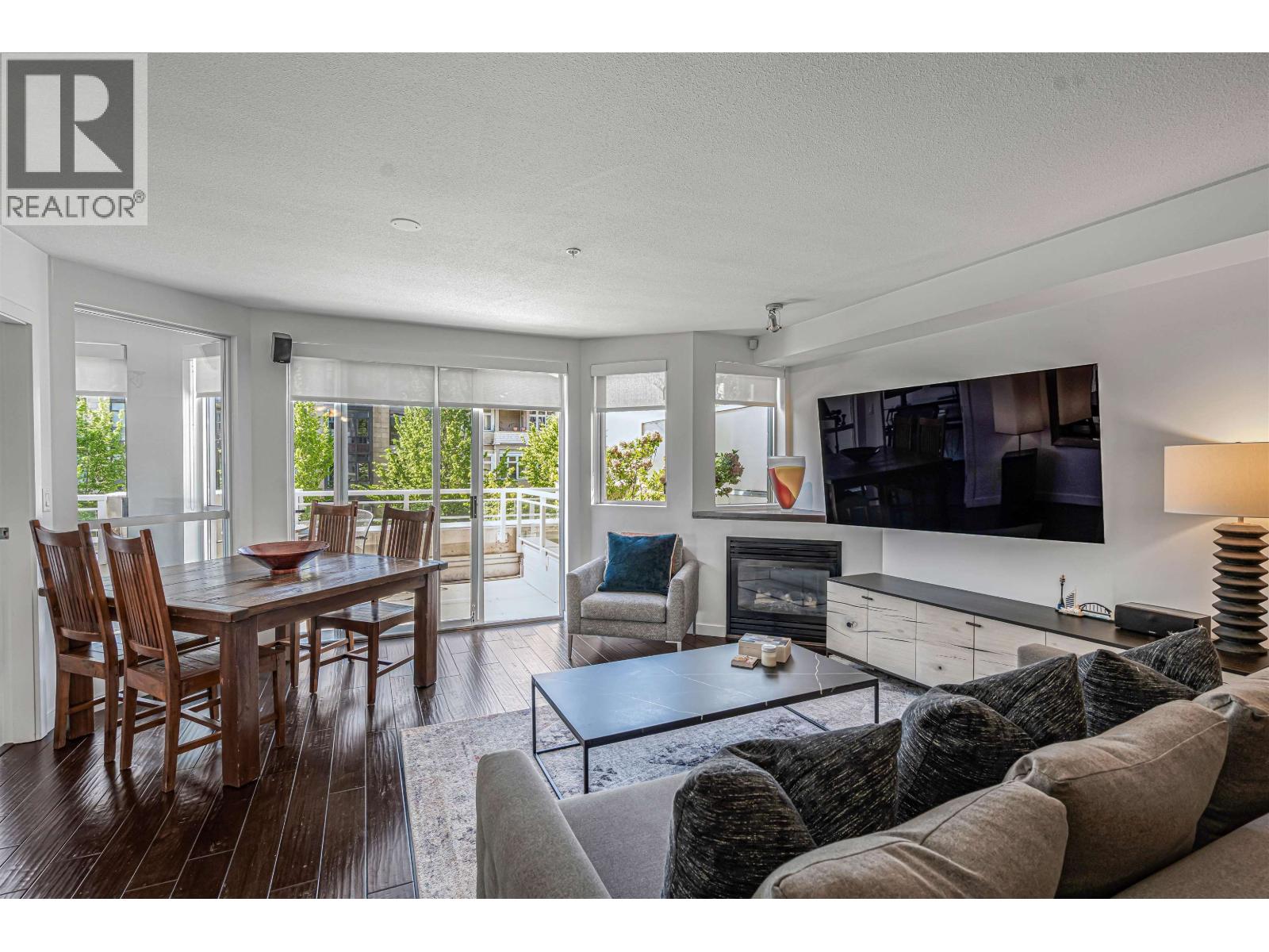 207 122 E 3RD STREET North Vancouver British Columbia Canada Sale residential Gonzalo Santos PREC Real Broker B.C. Ltd.