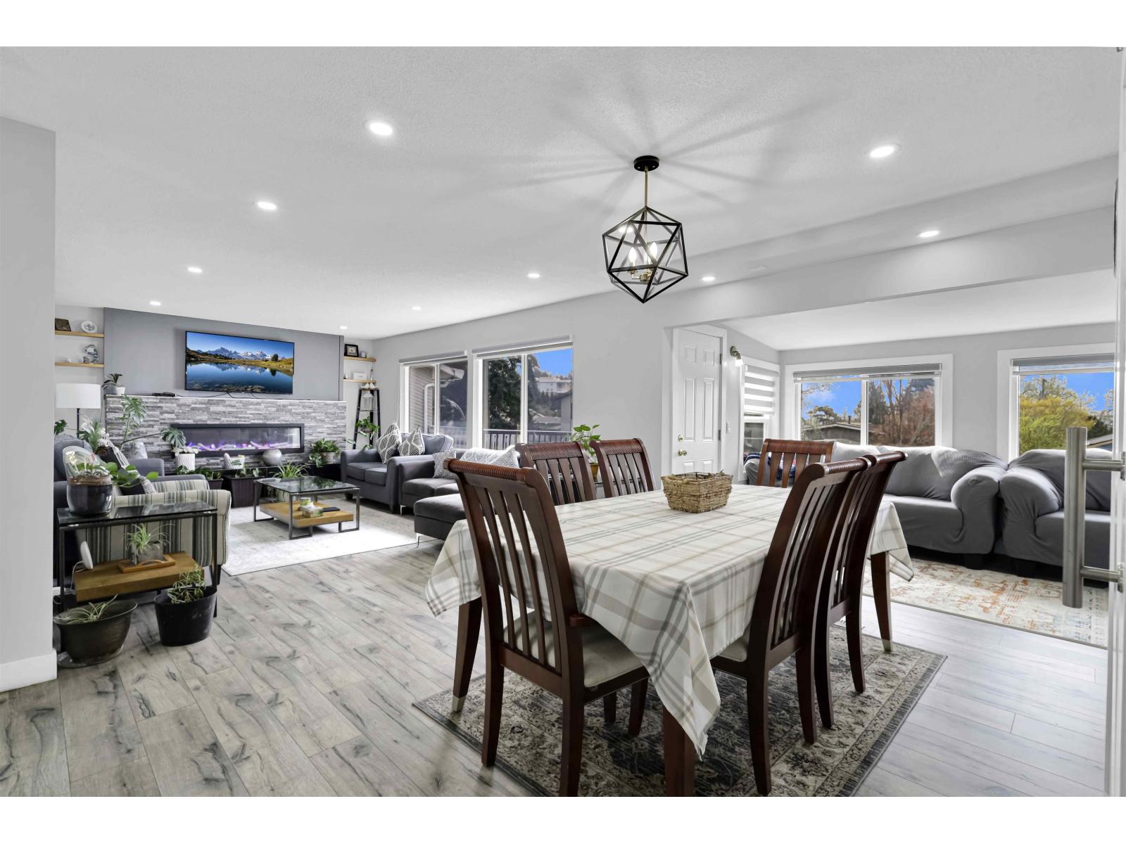 14704 16A AVENUE Surrey British Columbia Canada Sale residential   HomeLife Benchmark Realty*