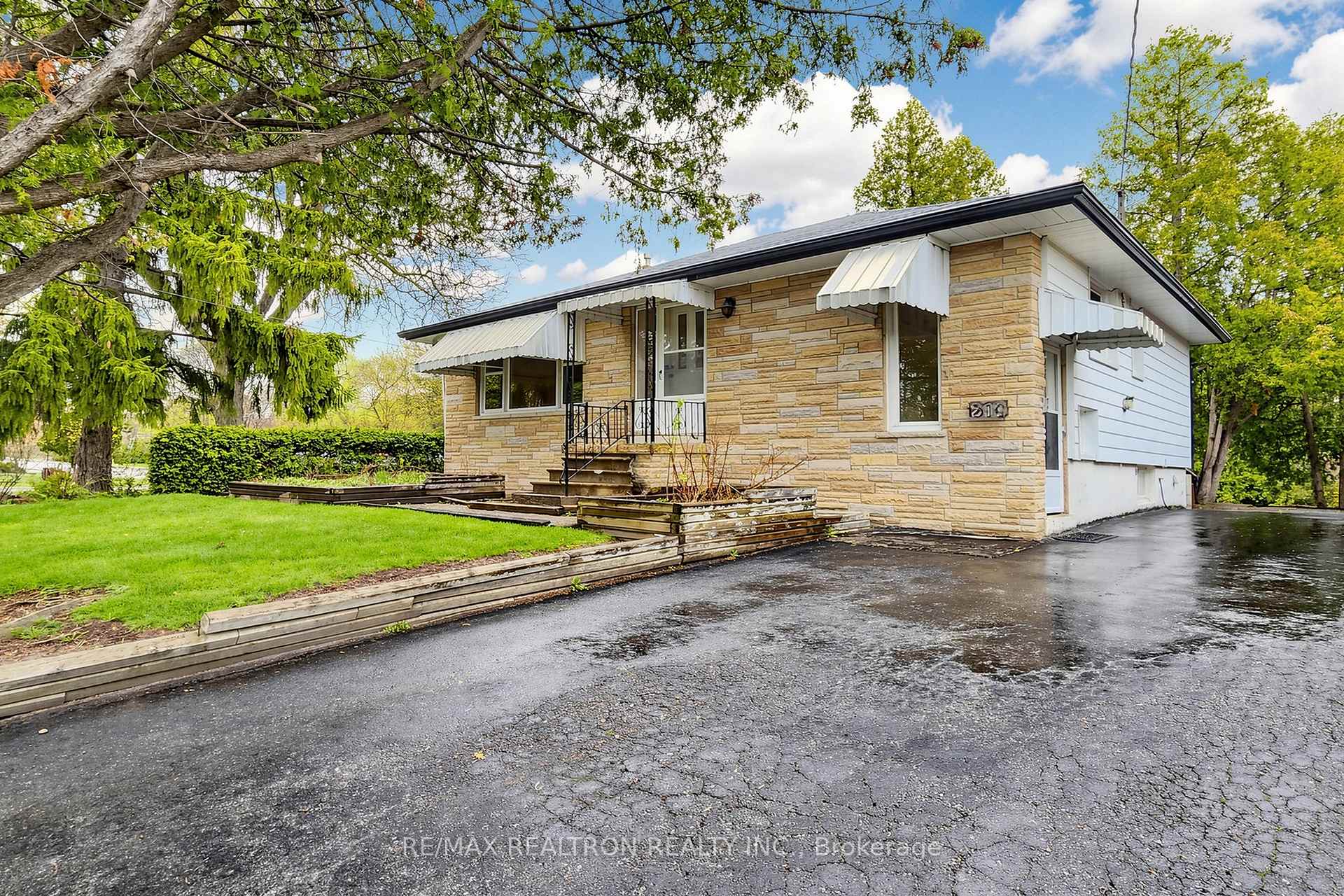 281 Lennox Avenue Richmond Hill Ontario Canada Sale residential Oleg Chinguirei Sutton Group-Admiral Realty Inc., Brokerage *