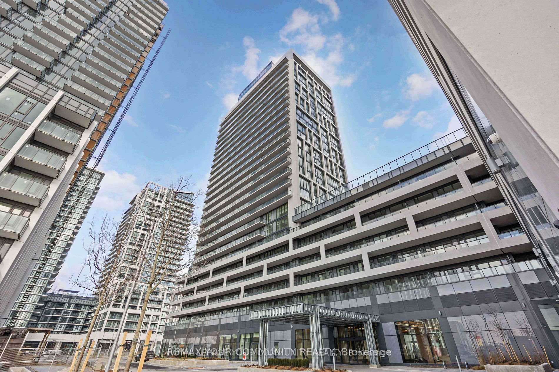 429 - 8960 Jane Street Vaughan Ontario Canada Rent residential John De Carvalho Re/Max Your Community Realty, Brokerage