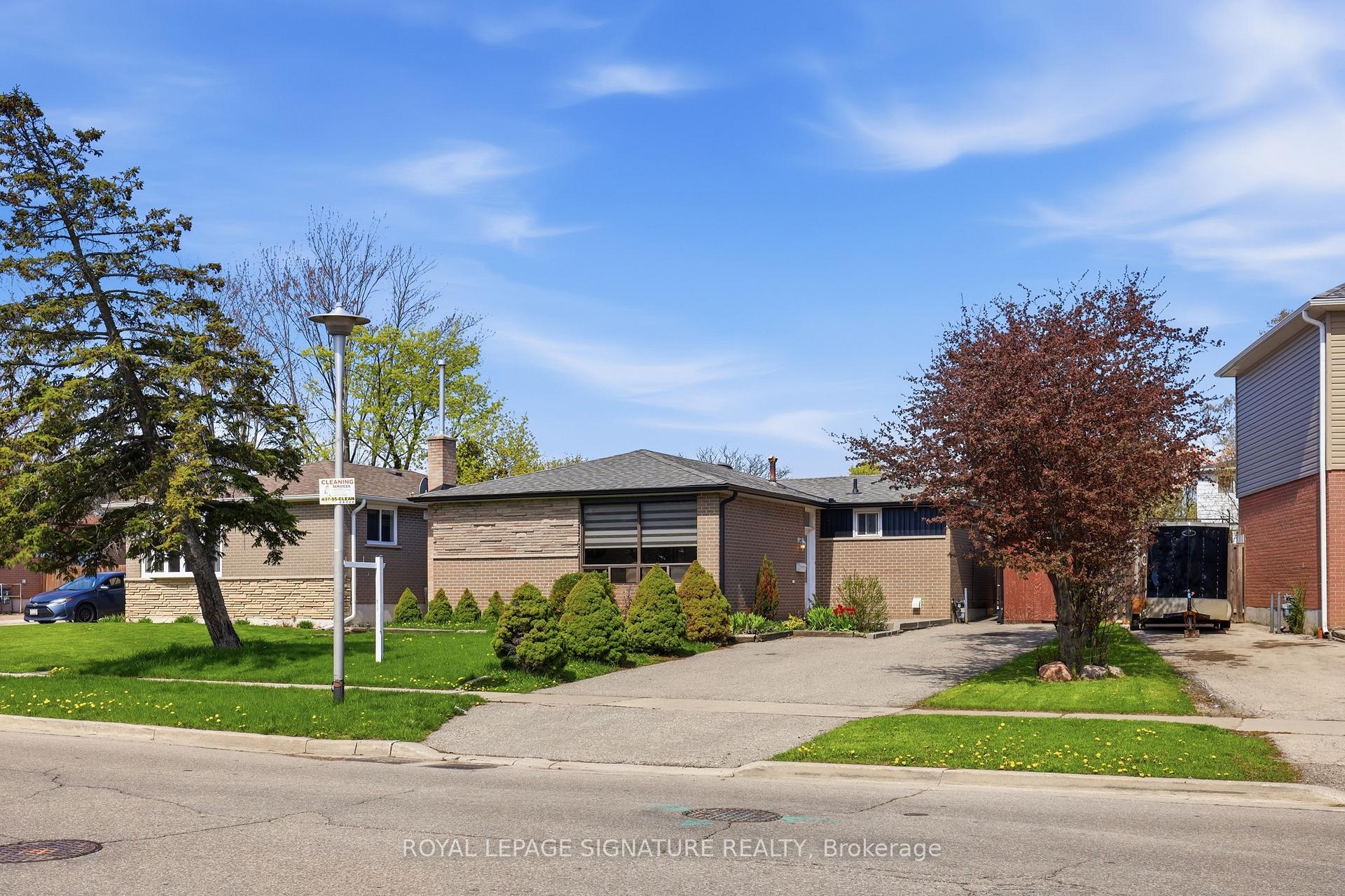 216 Folkstone Crescent Brampton Ontario Canada Sale residential   REAL CITY REALTY INC.