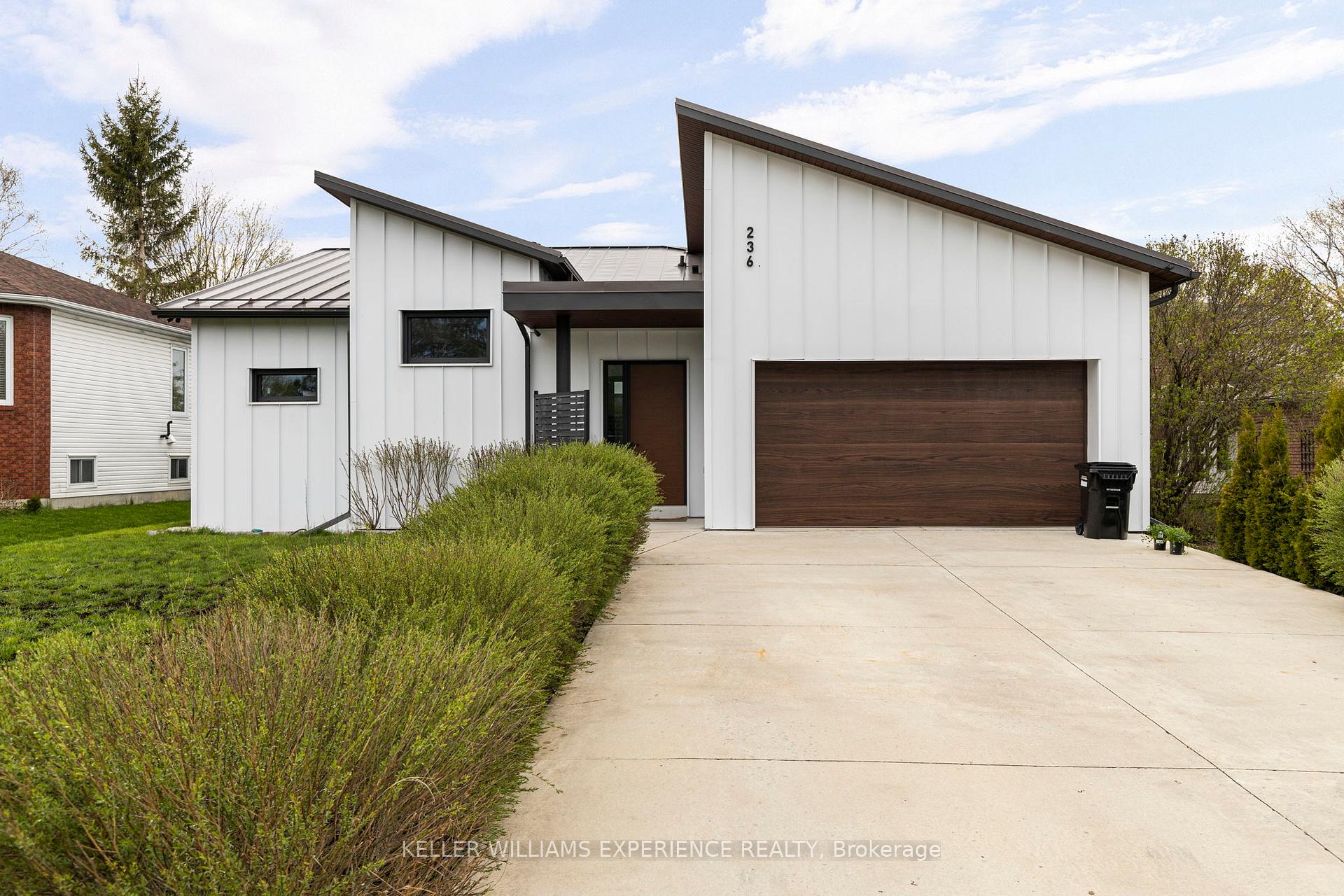 236 Cox Mill Road Barrie Ontario Canada Sale residential Dave Moore RE/MAX Hallmark Chay Realty, Brokerage*