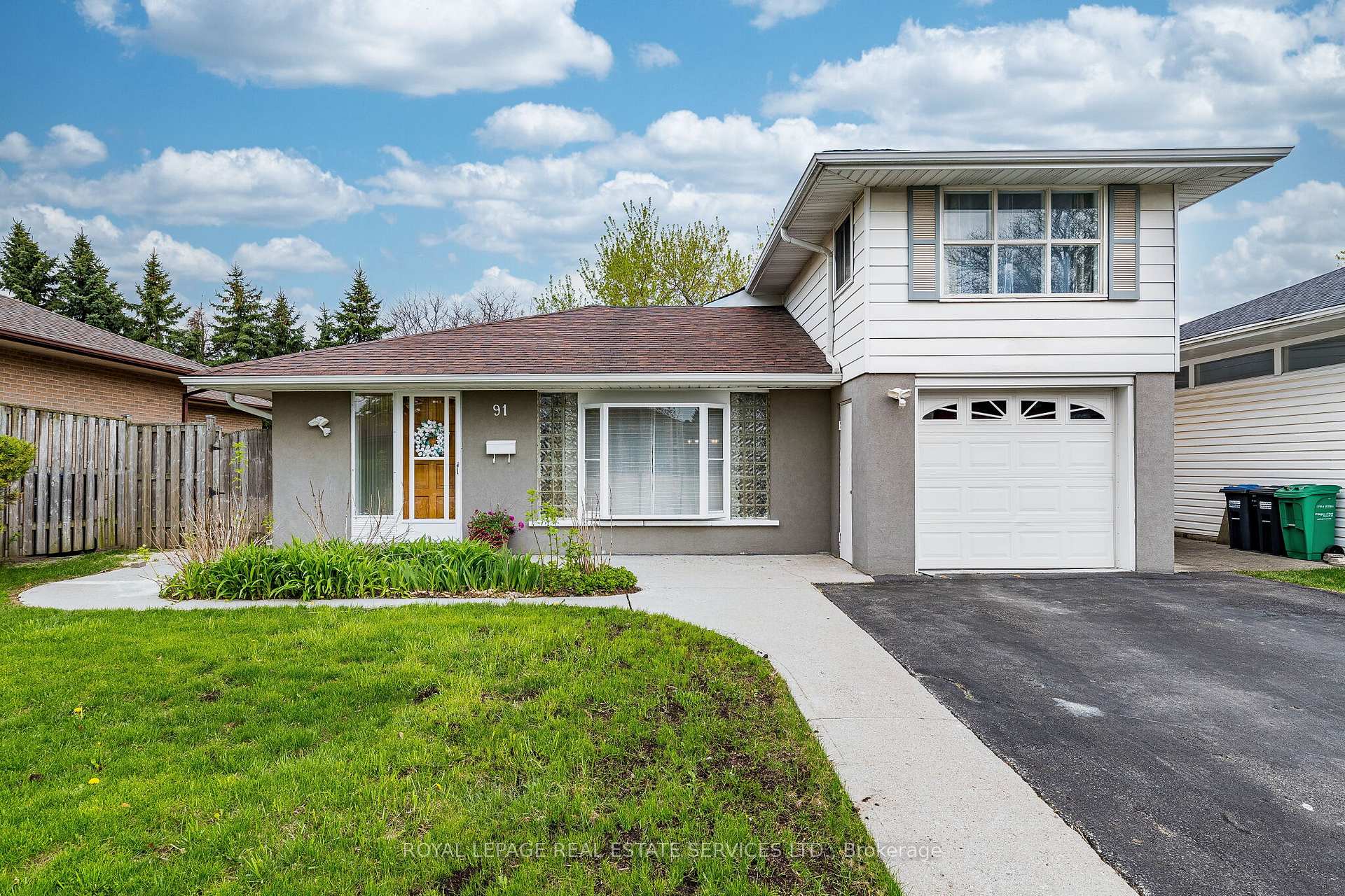 91 Centre Street S Brampton Ontario Canada Sale residential APRIL  ESTEVES ROYAL LEPAGE REAL ESTATE SERVICES LTD. Brokerage*
