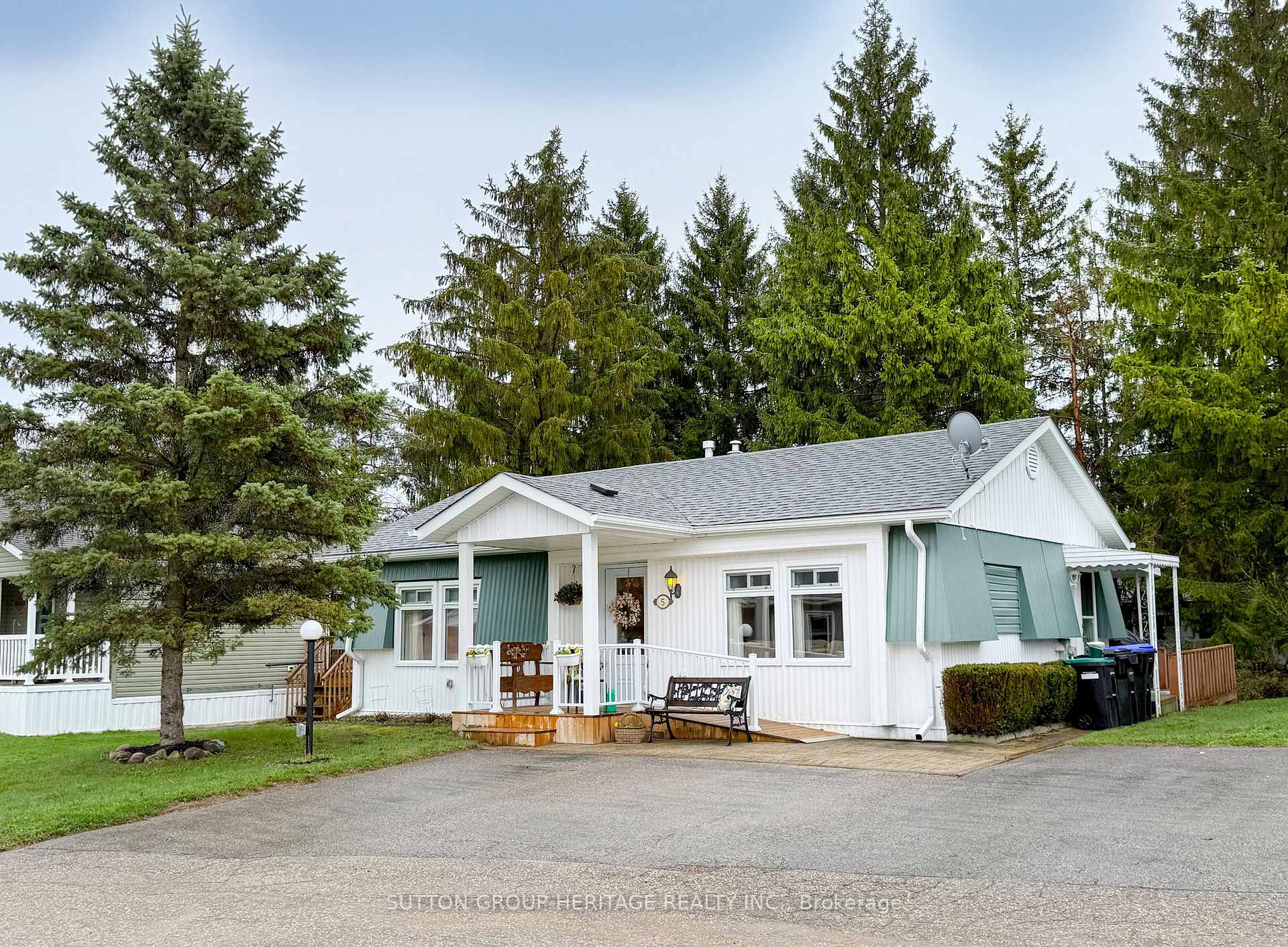 5 Willow Landing Innisfil Ontario Canada Sale residential Mounir  Saghie SUTTON GROUP-HERITAGE REALTY INC., Brokerage*
