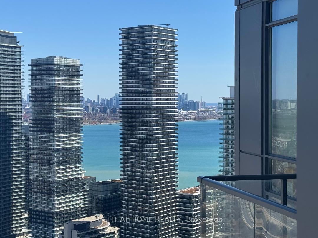4208 - 36 park lawn Road Toronto Ontario Canada Rent residential Eva Maria Labedzki Right at Home Realty, Brokerage*