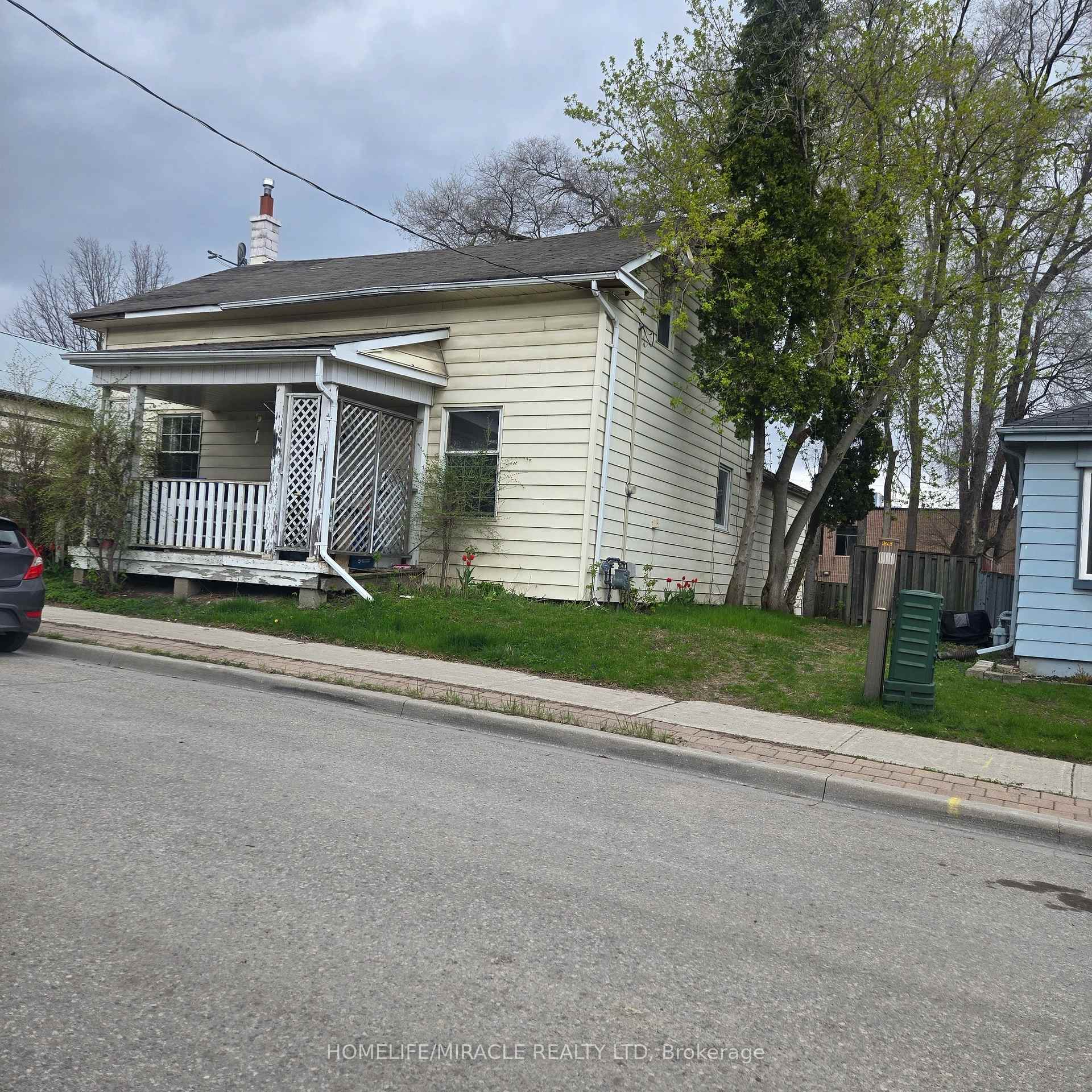 451 Simcoe Street Newmarket Ontario Canada Sale residential Eldho Cherian HomeLife/Miracle Realty Ltd., Brokerage *