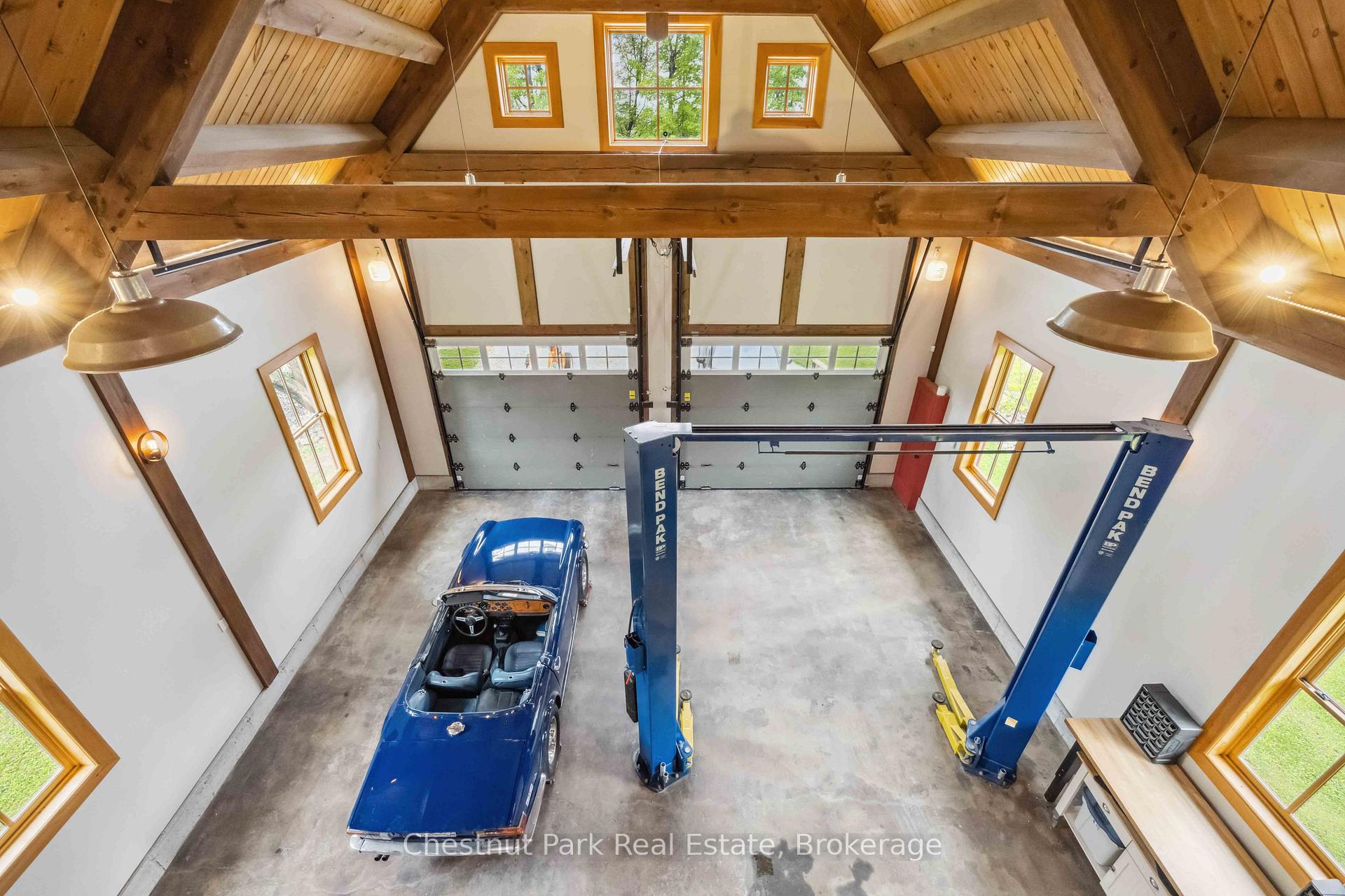 5 Bedroom Single Family Home/House's Image 43