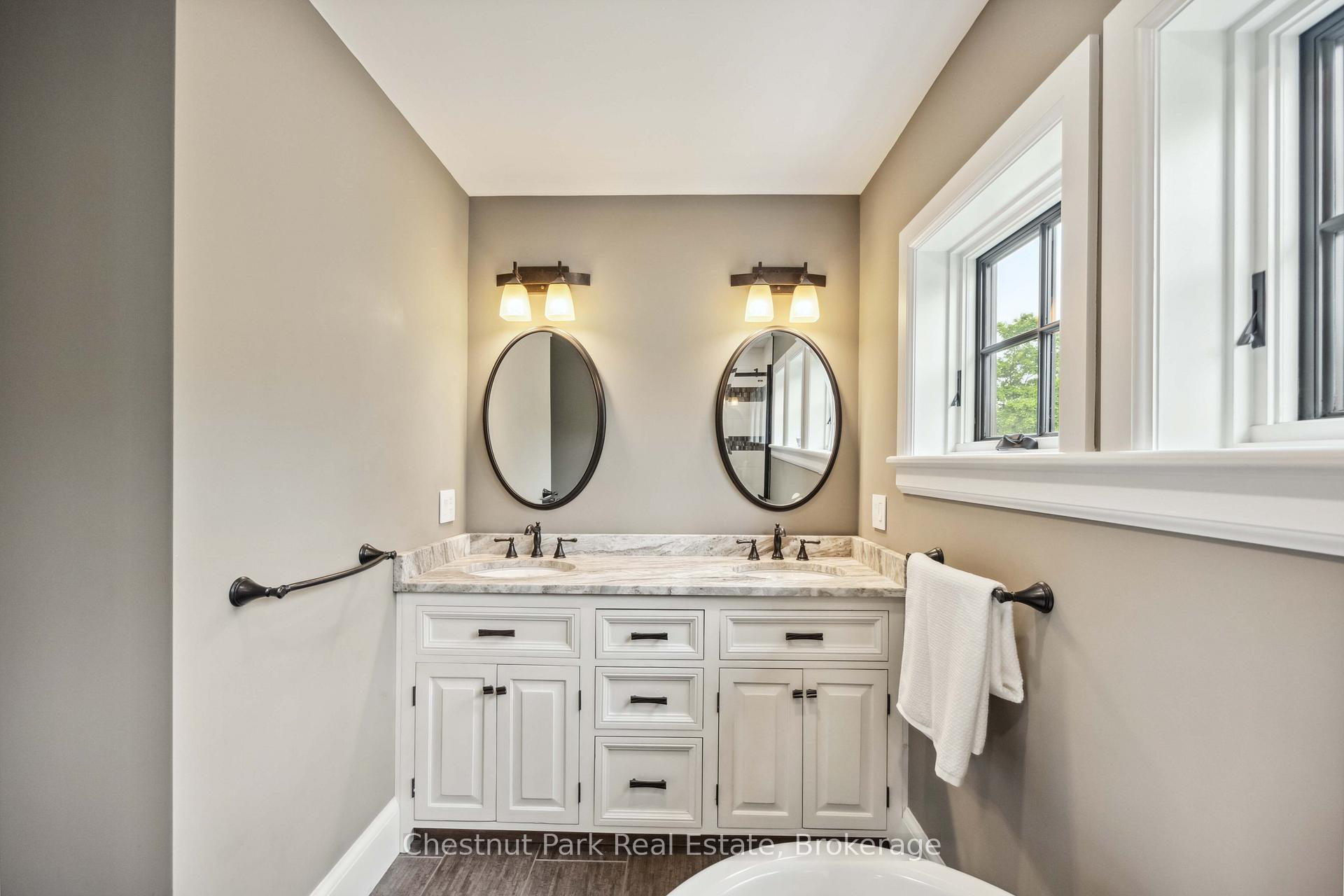 5 Bedroom Single Family Home/House's Image 33