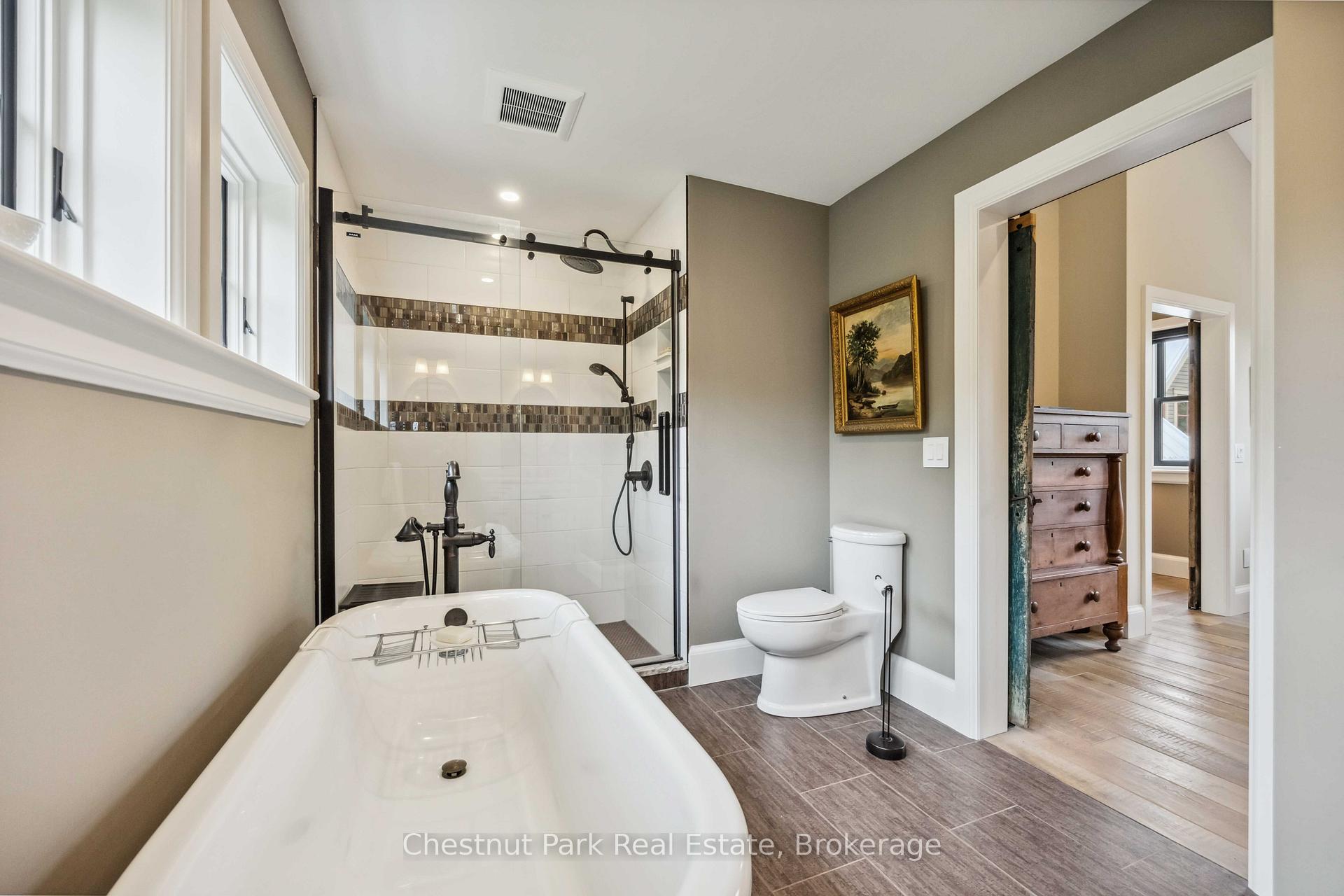 5 Bedroom Single Family Home/House's Image 31