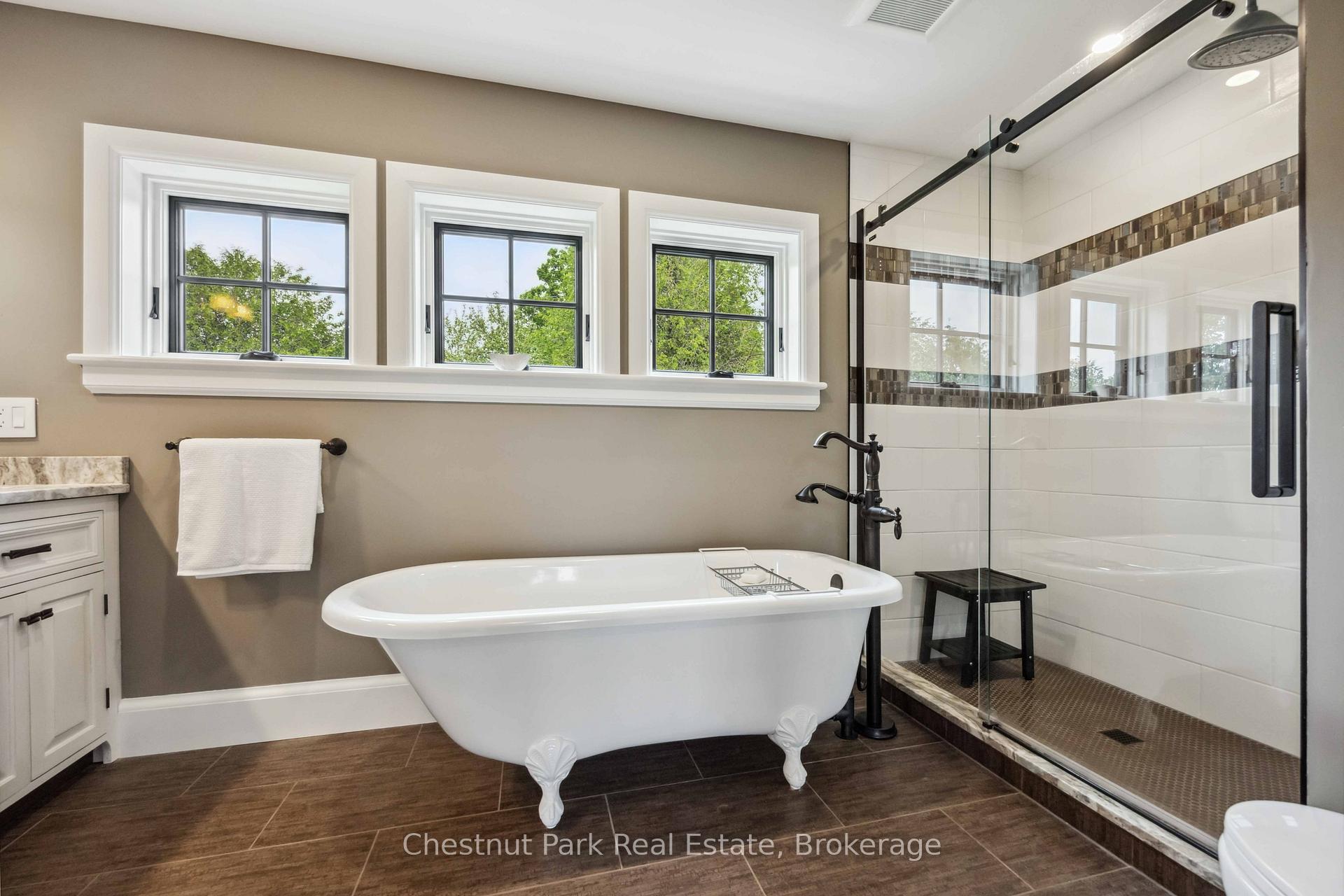 5 Bedroom Single Family Home/House's Image 32