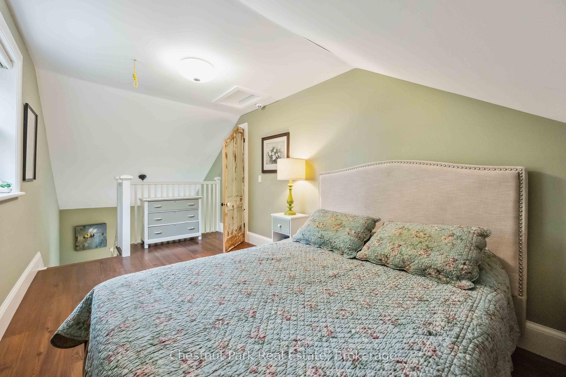 5 Bedroom Single Family Home/House's Image 27