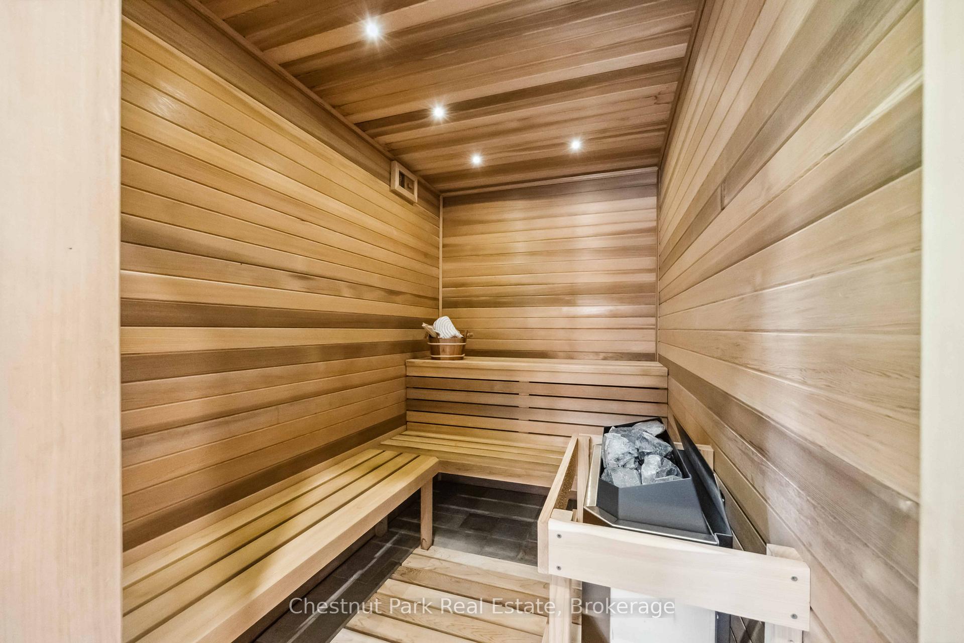 5 Bedroom Single Family Home/House's Image 15