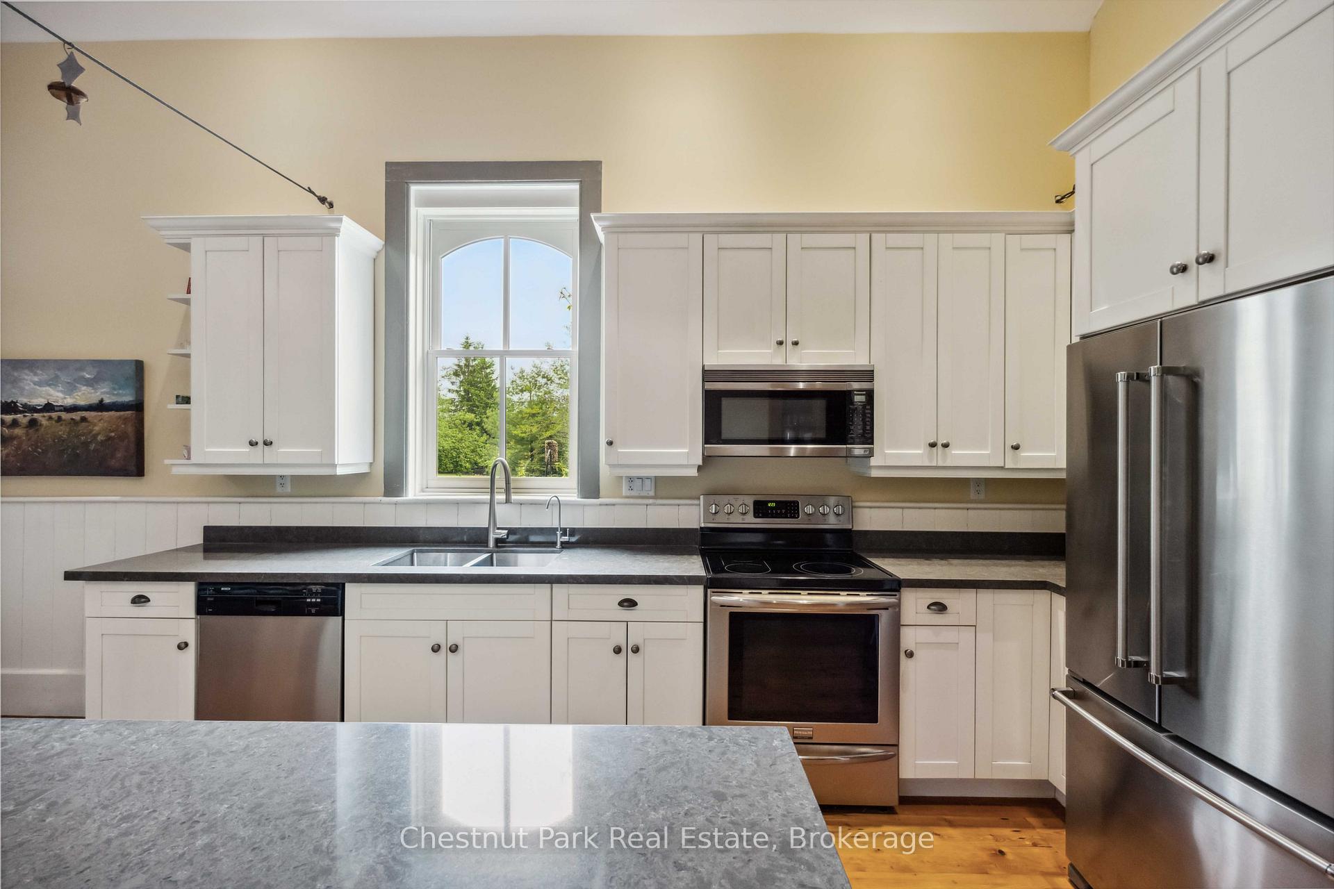 5 Bedroom Single Family Home/House's Image 13