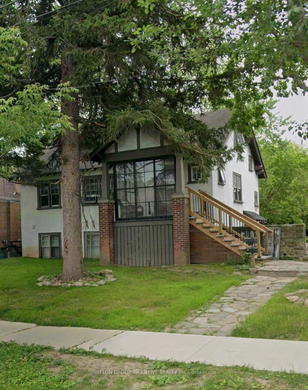 MAIN - 233 Ellerslie Avenue Toronto Ontario Canada Rent residential Wanda Hollosi Sutton Group Incentive Realty, Brokerage *