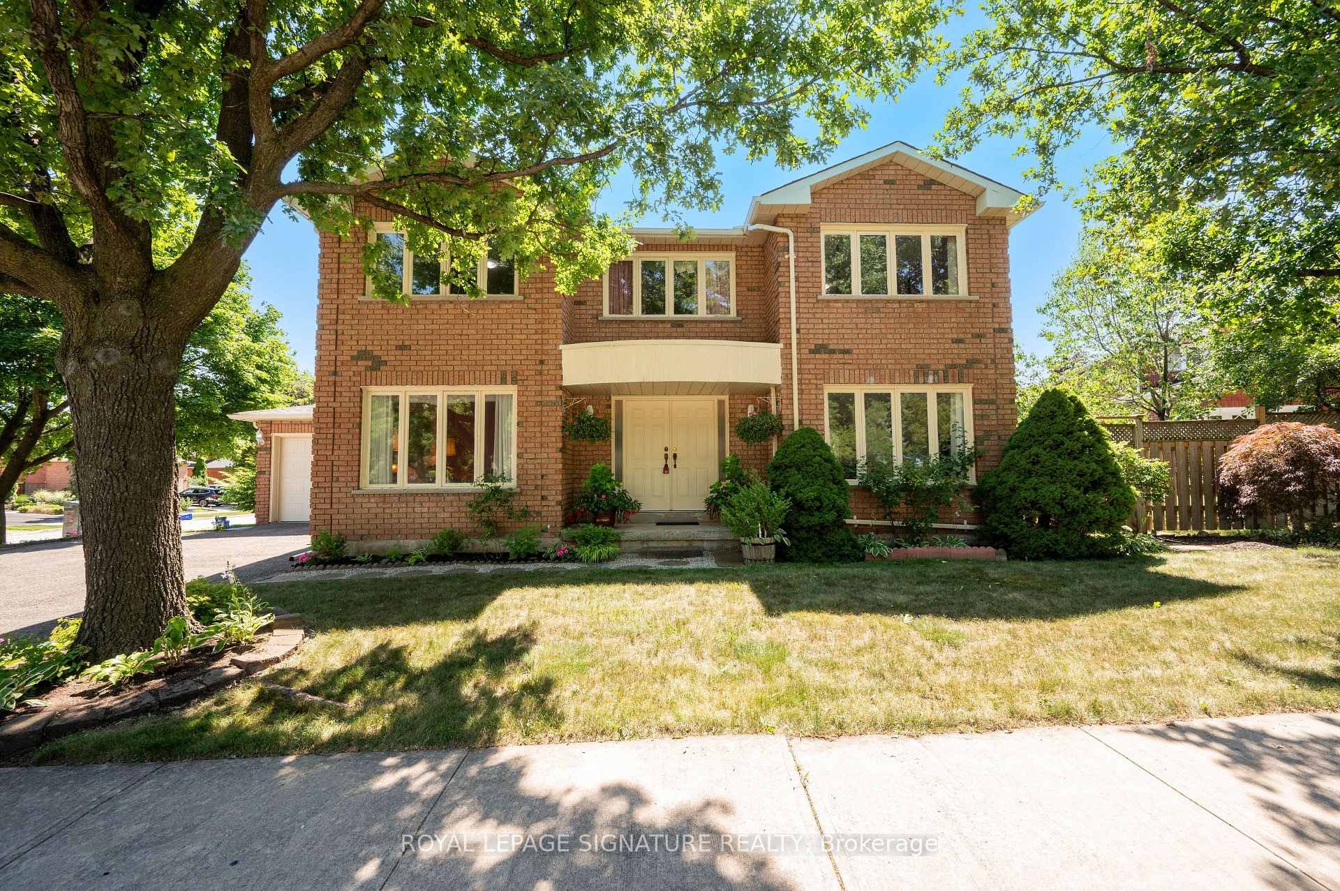 2921 Caradoc Lane Oakville Ontario Canada Sale residential Jasmine Noronha Royal LePage Signature Realty, Brokerage