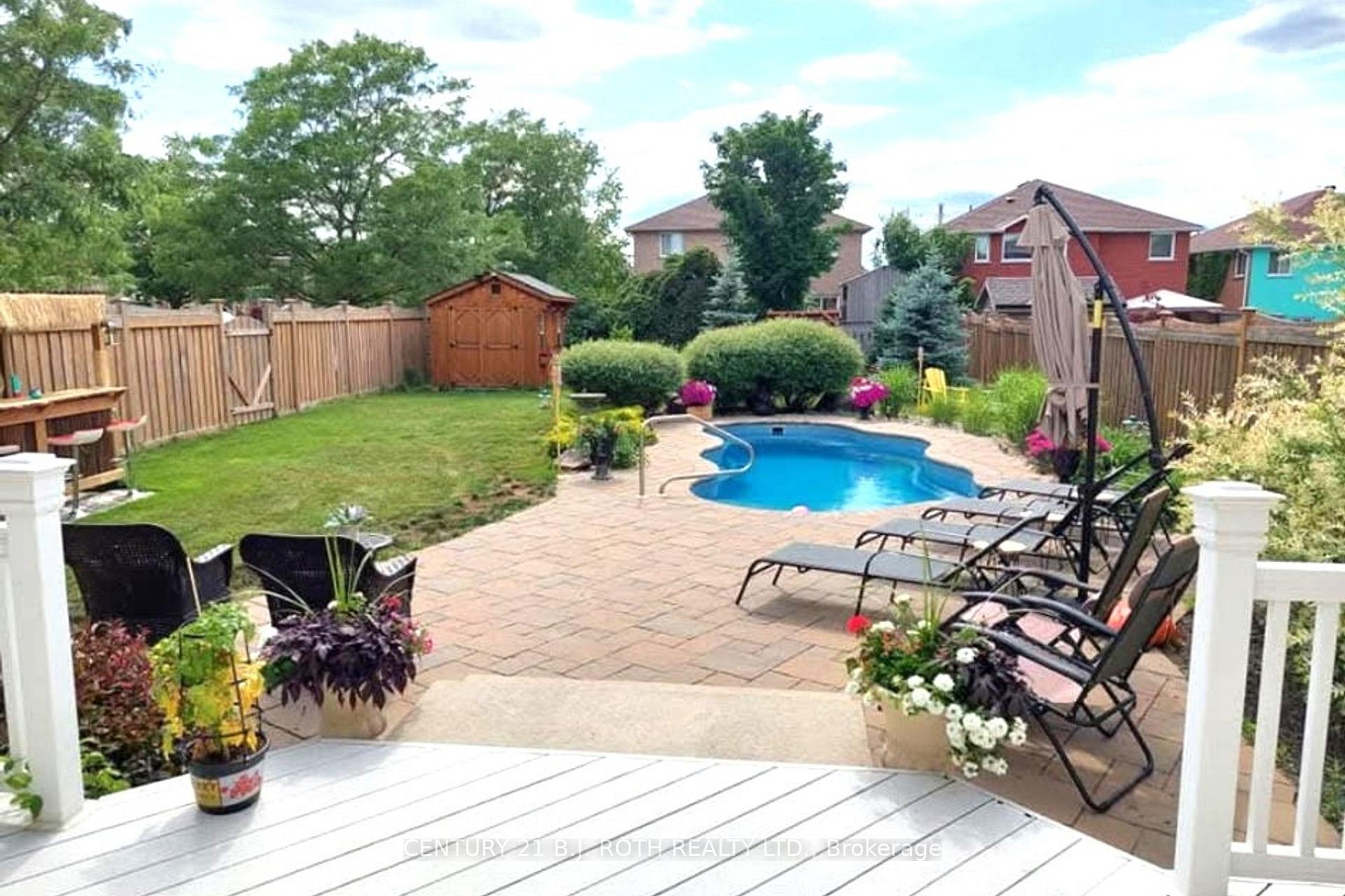14 Round Leaf Court Barrie Ontario Canada Sale residential Dave Moore RE/MAX Hallmark Chay Realty, Brokerage*