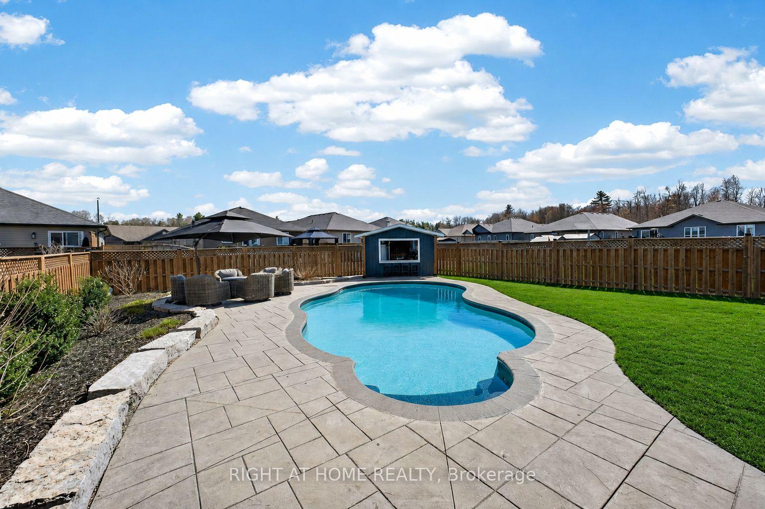 27 Woodburn Drive Quinte West Ontario Canada Sale residential Namita Singh Right at Home Realty, Brokerage*