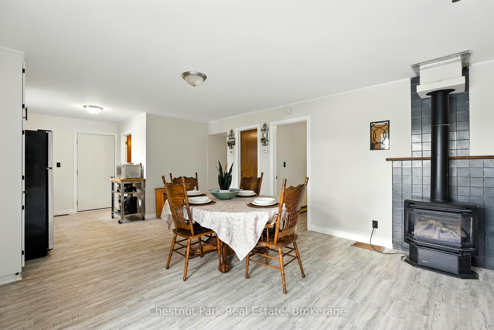 3 Bedroom Single Family Home/House's Image 8