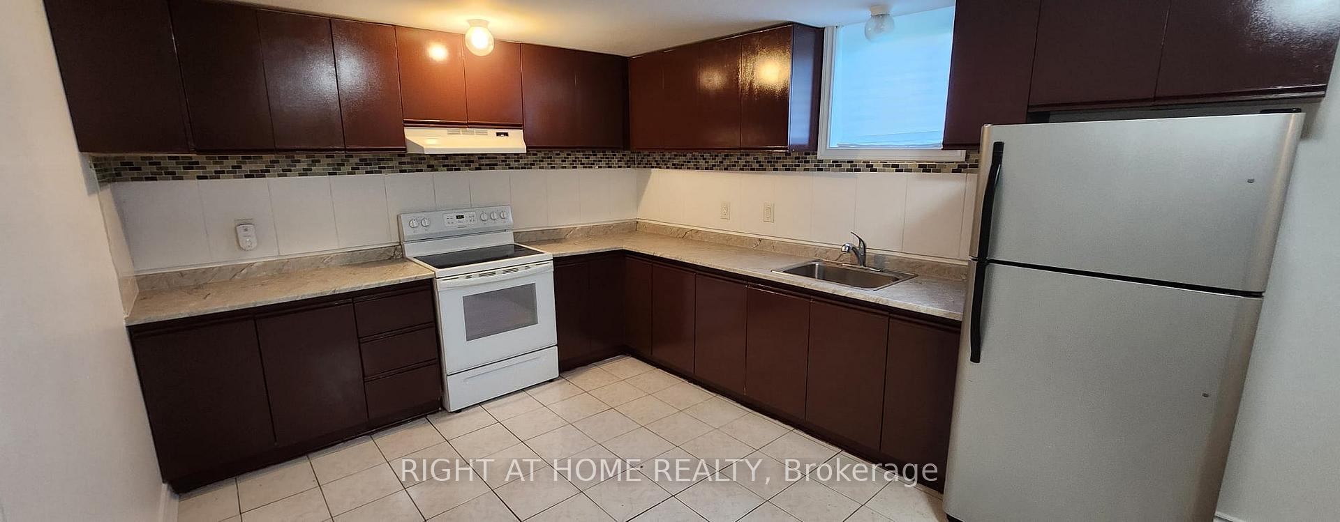 1 - 990 Midland Avenue Toronto Ontario Canada Rent residential Aria Shahi Right at Home Realty, Brokerage*