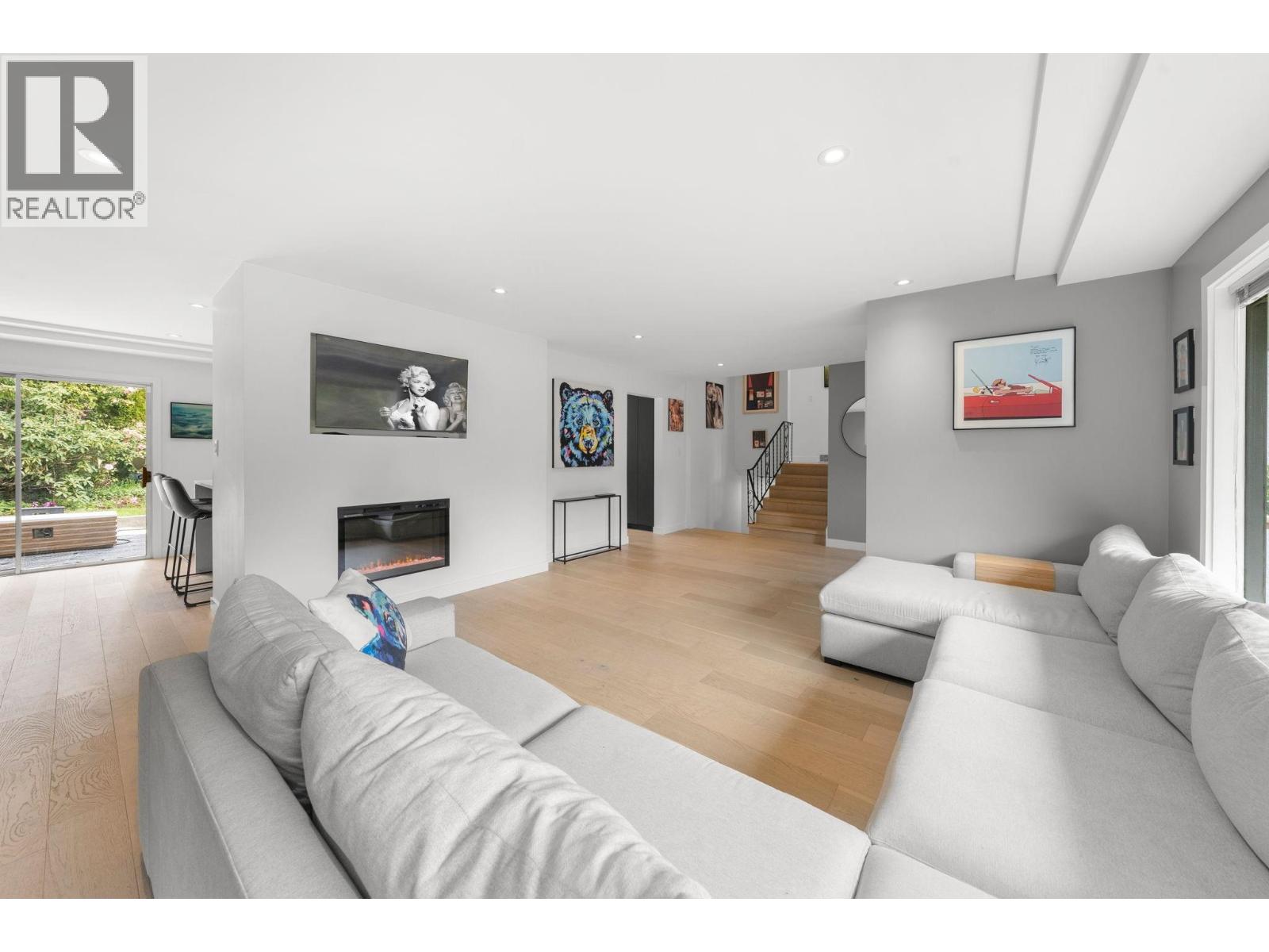 675 BURLEY DRIVE West Vancouver British Columbia Canada Sale residential Veronica Titchmarsh eXp Realty, Brokerage*
