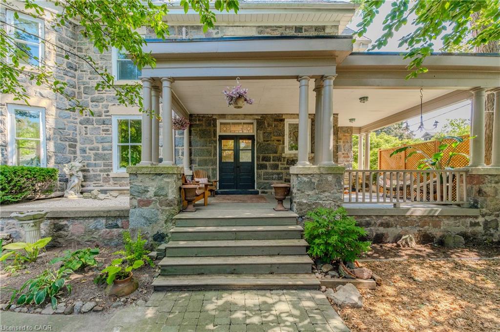 6 Bedroom Single Family Home/House's Image 40