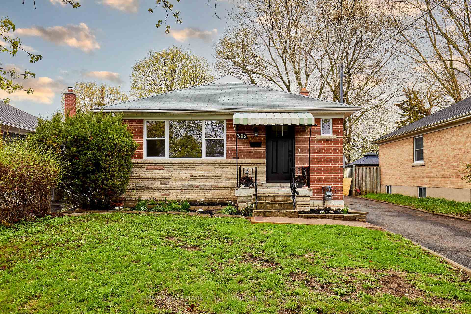 295 Baldwin Street Oshawa Ontario Canada Sale residential Vanita Brown RE/MAX HALLMARK FIRST GROUP REALTY LTD., Brokerage*