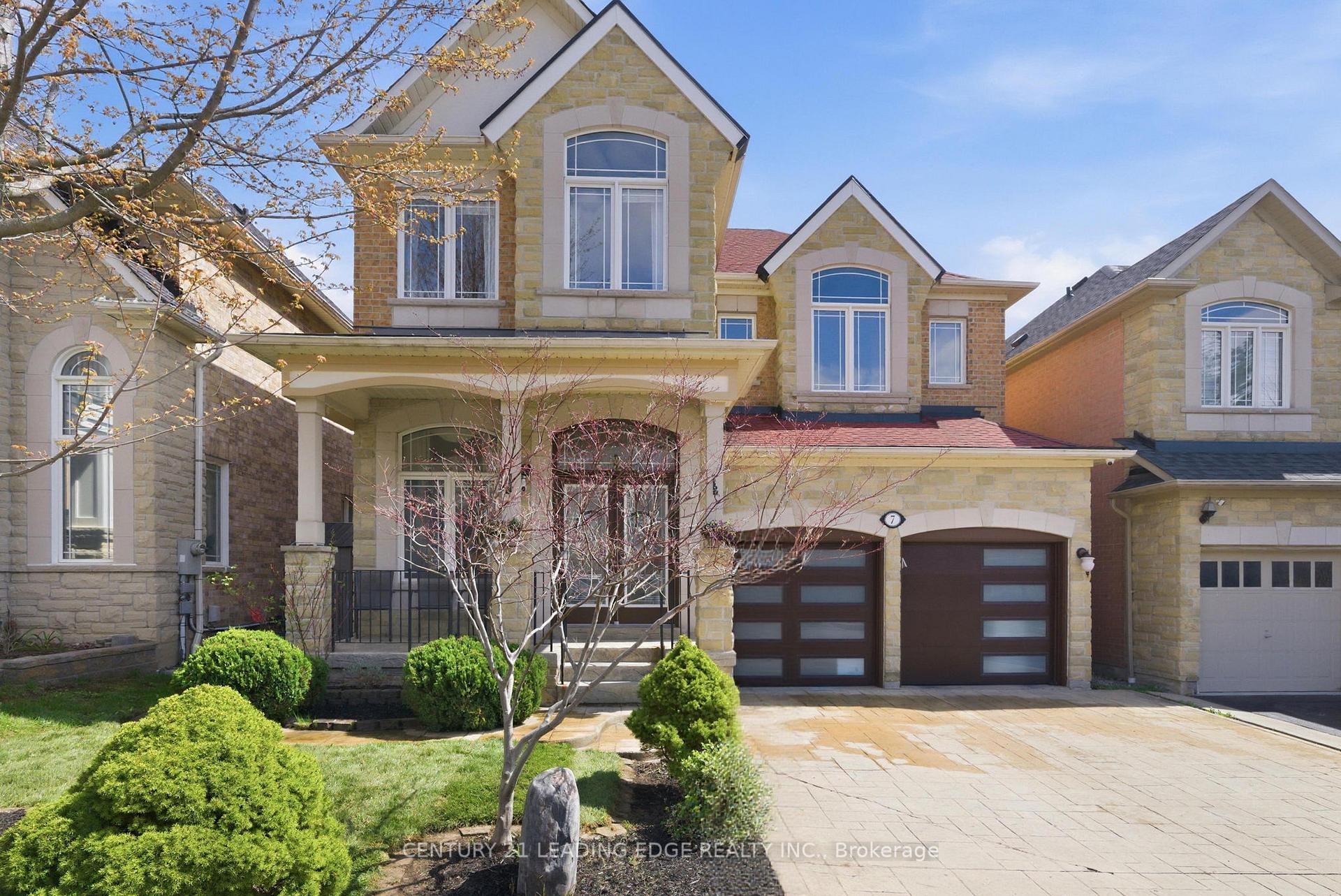 7 Salvage Street Ajax Ontario Canada Sale residential Jennifer Singh InCom Brokerage Example