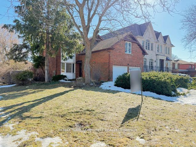 19 Roosevelt Drive Richmond Hill Ontario Canada Sale residential Frank Reyhani Re/Max Your Community Realty, Brokerage *